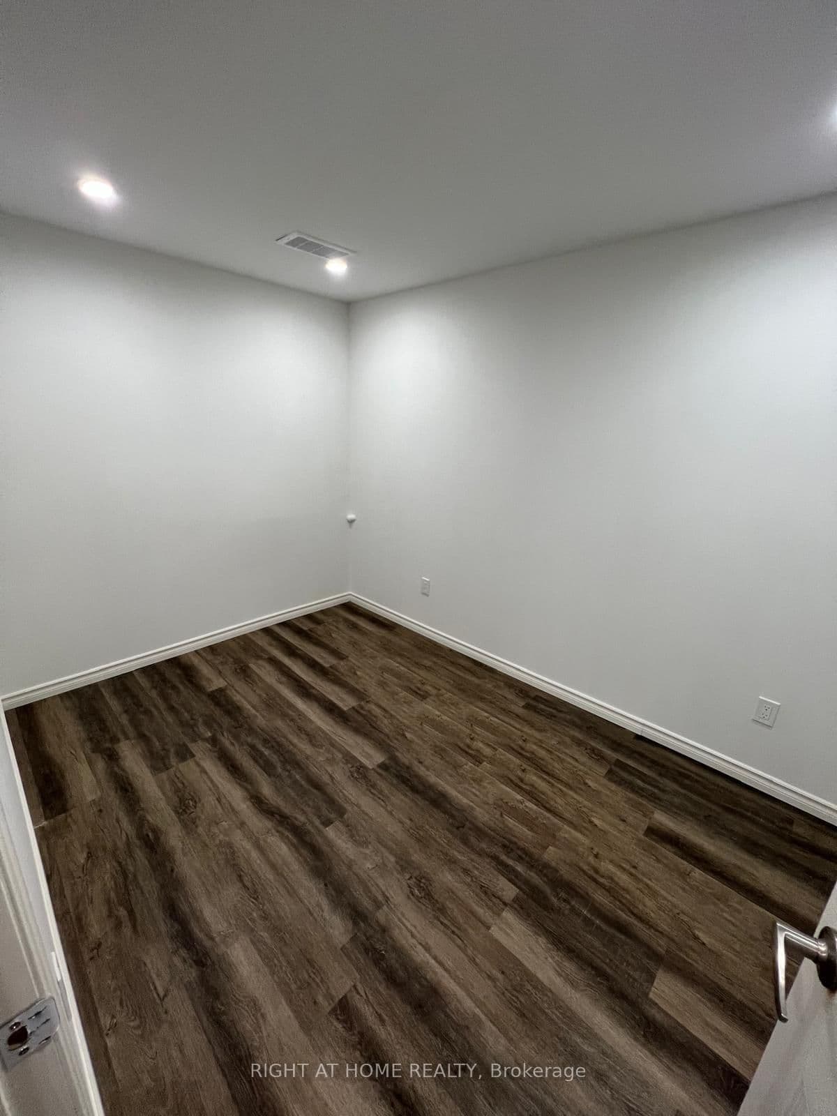 131 KILLINGTON Avenue thumbnail 40