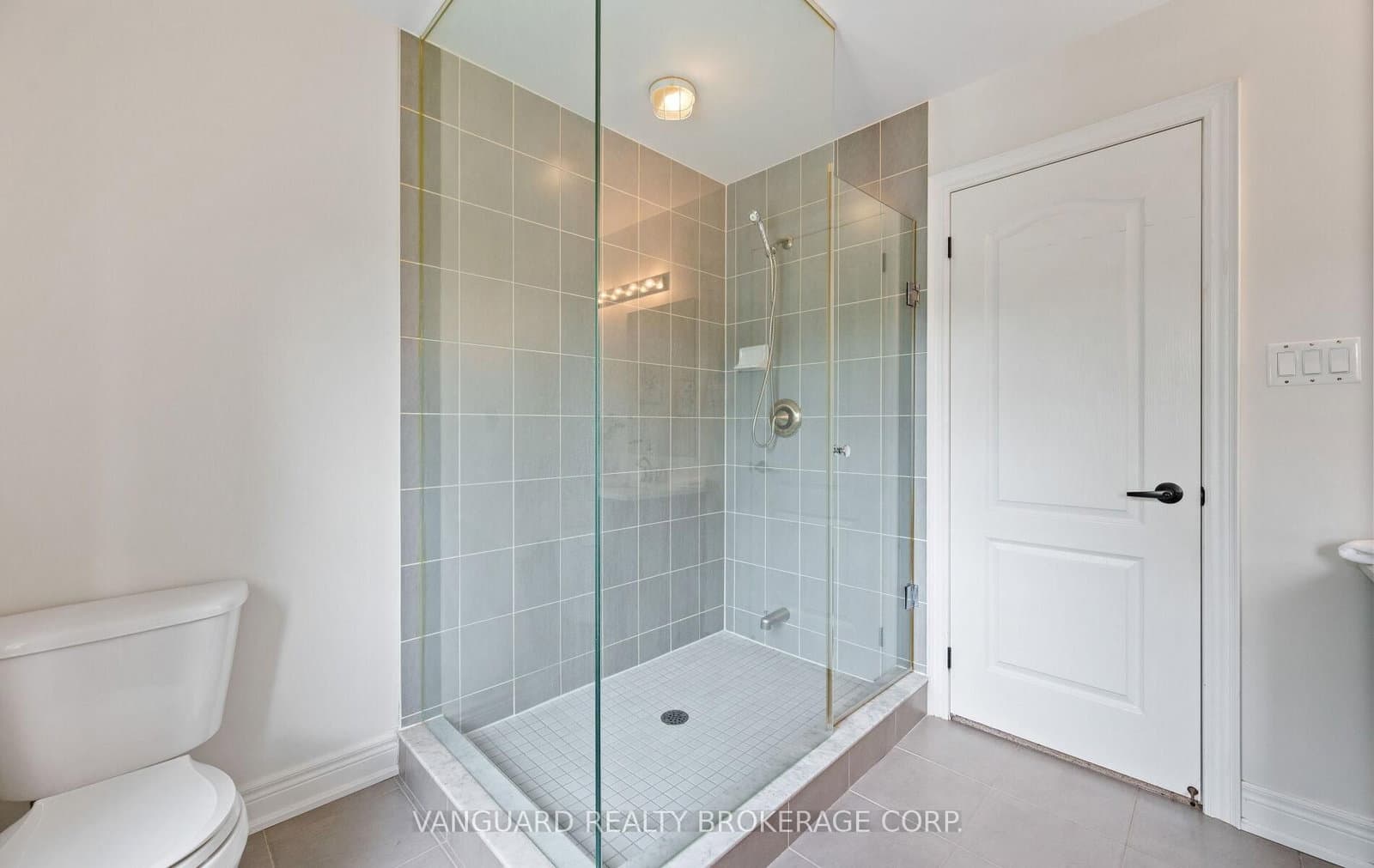 8441 Islington Avenue, Unit 3 thumbnail 43