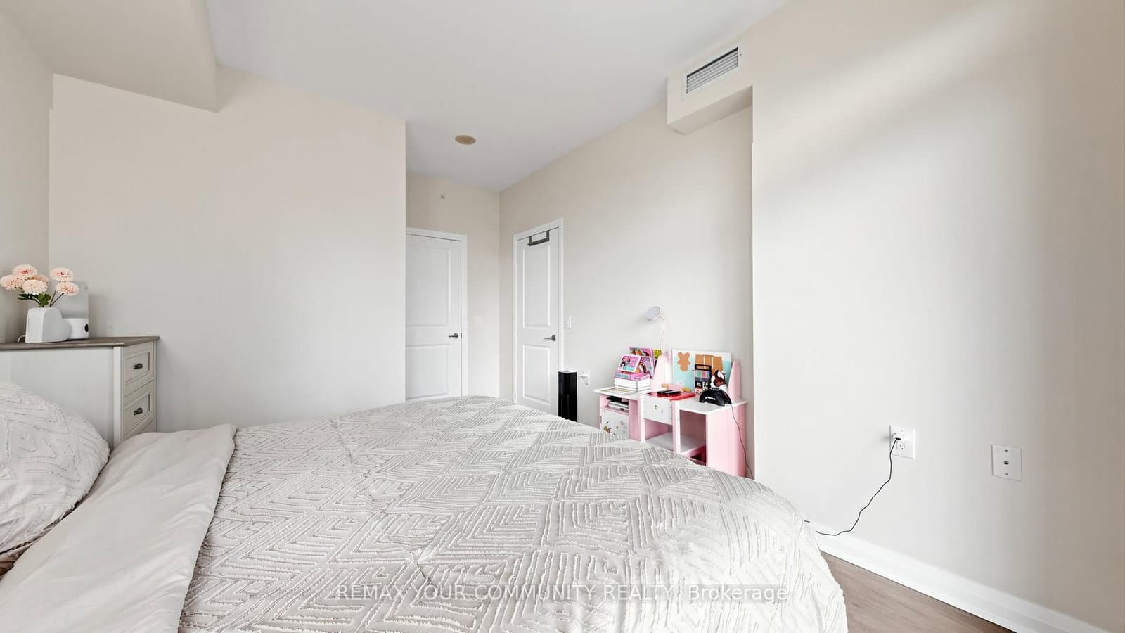 55 Oneida Crescent, Unit 408 thumbnail 13