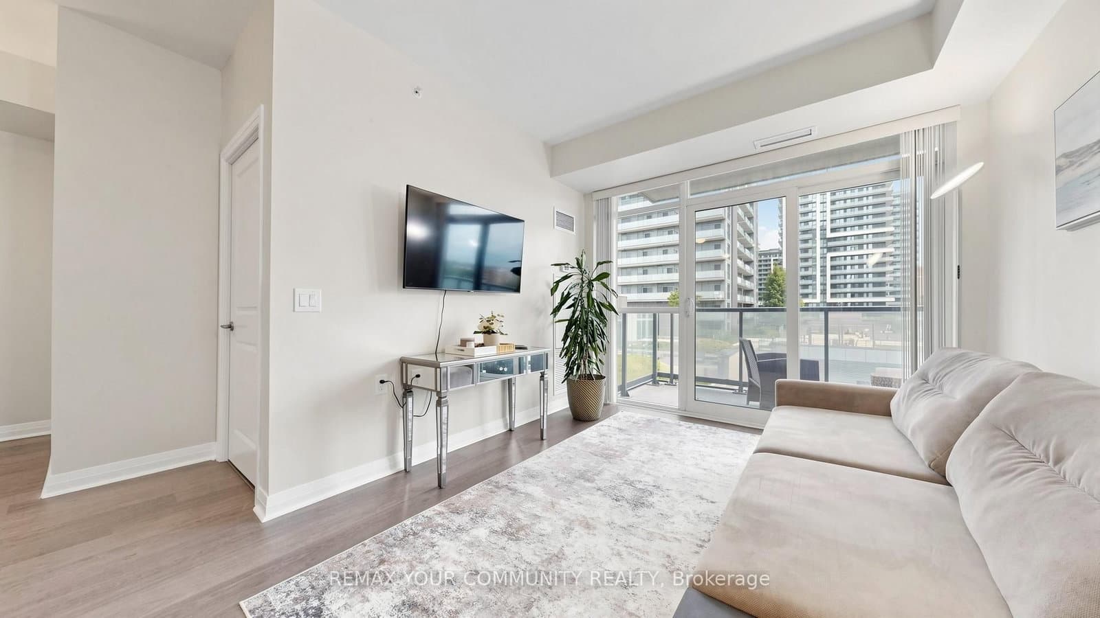 55 Oneida Crescent, Unit 408 thumbnail 3
