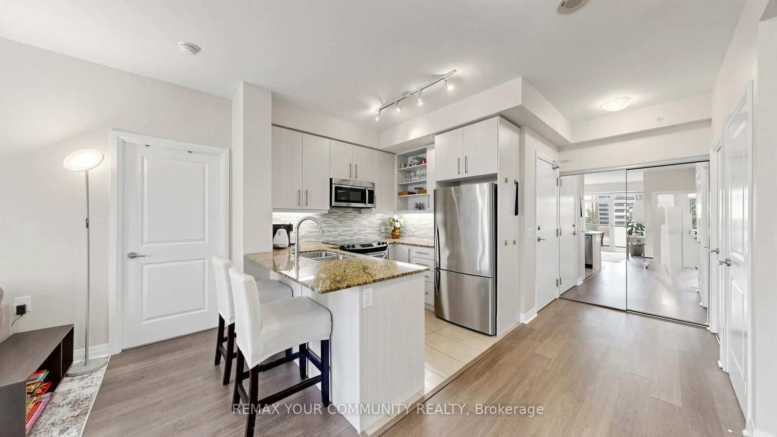 55 Oneida Crescent, Unit 408 thumbnail 6