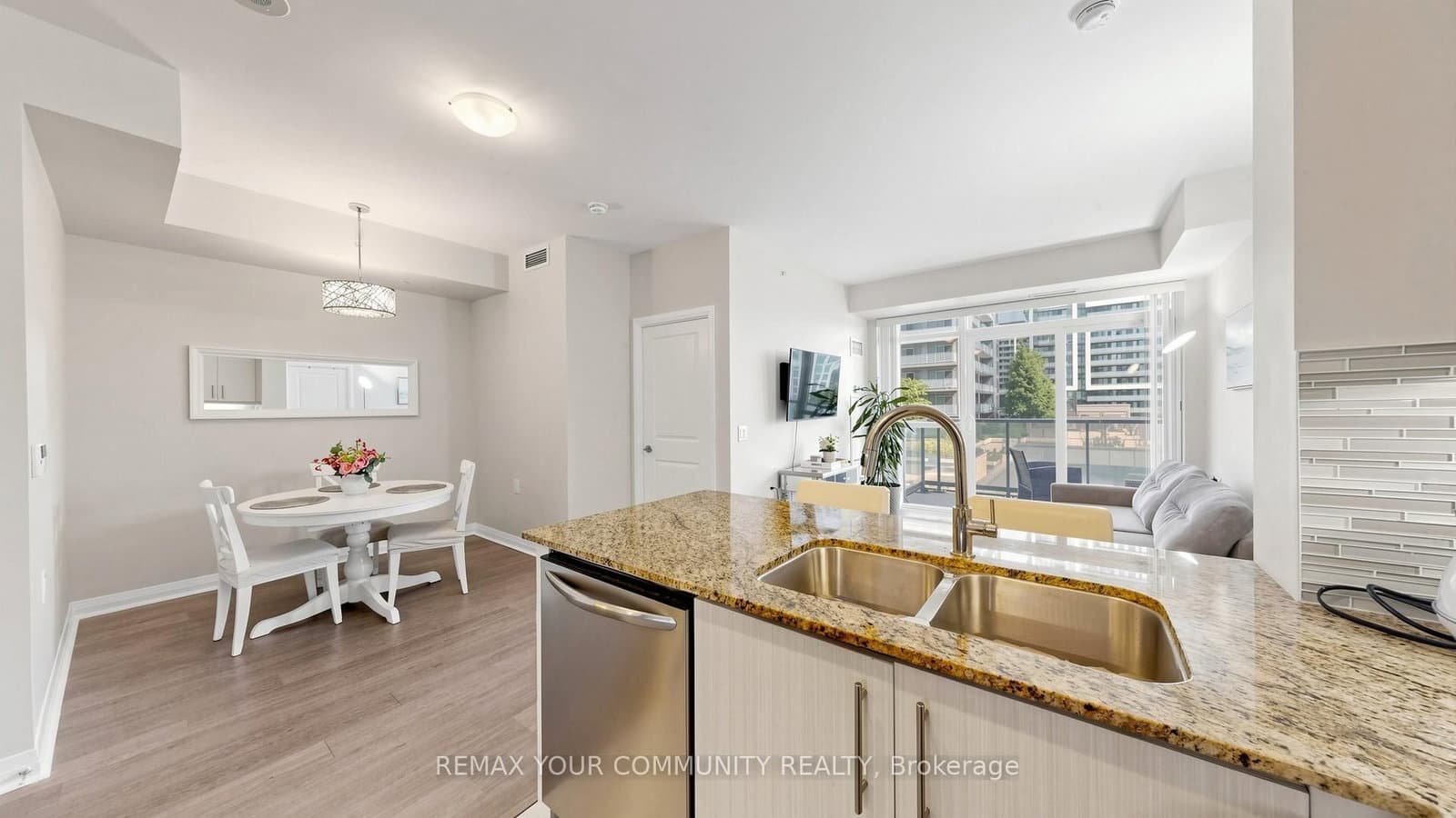 55 Oneida Crescent, Unit 408 thumbnail 8