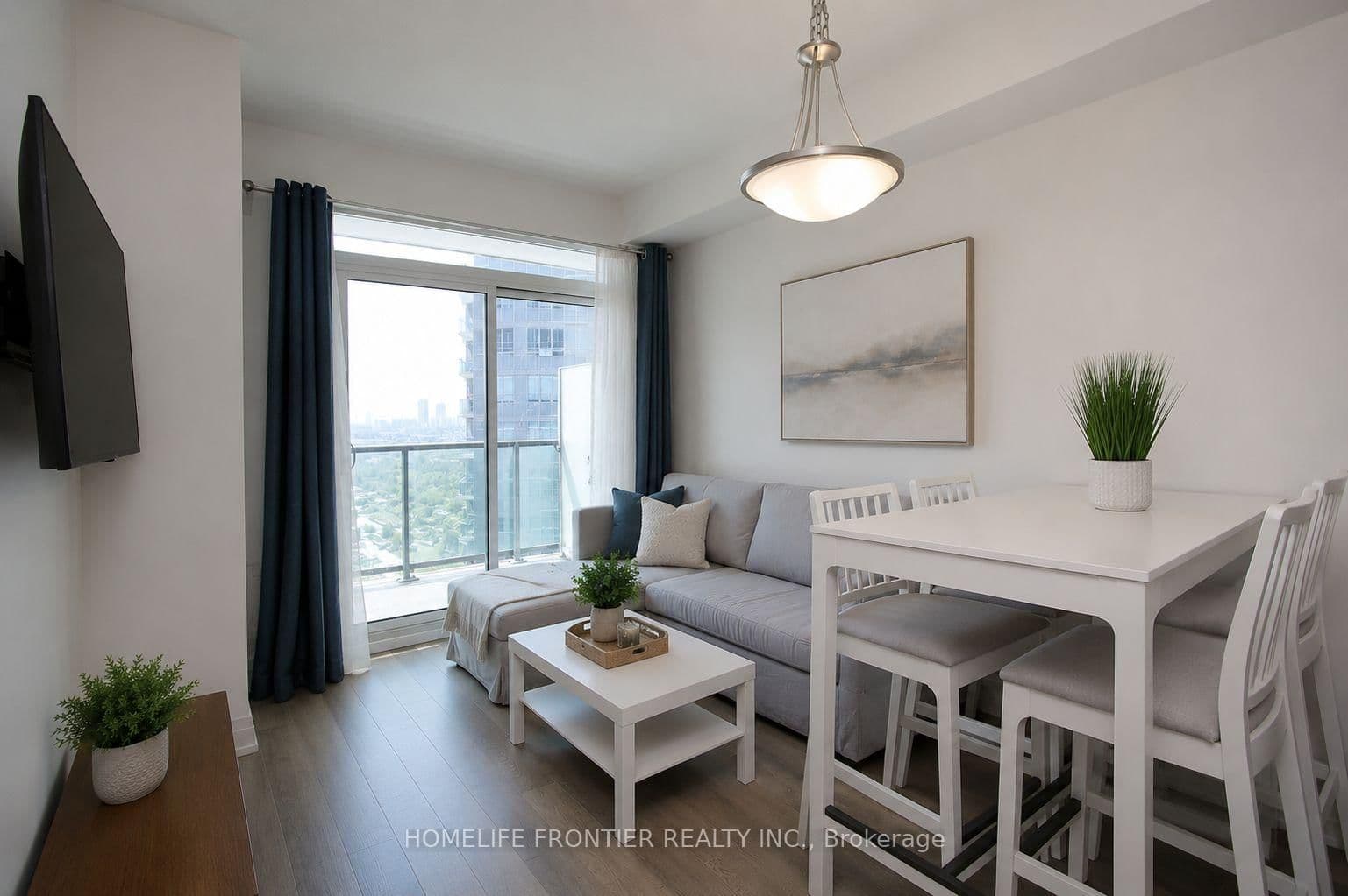 7165 Yonge Street, Unit 1810 thumbnail 4