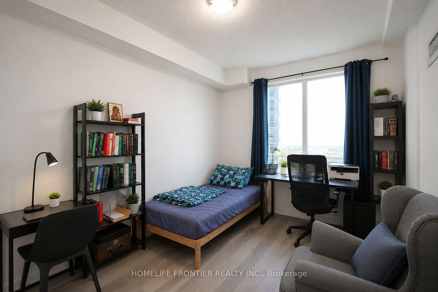 7165 Yonge Street, Unit 1810 thumbnail 5
