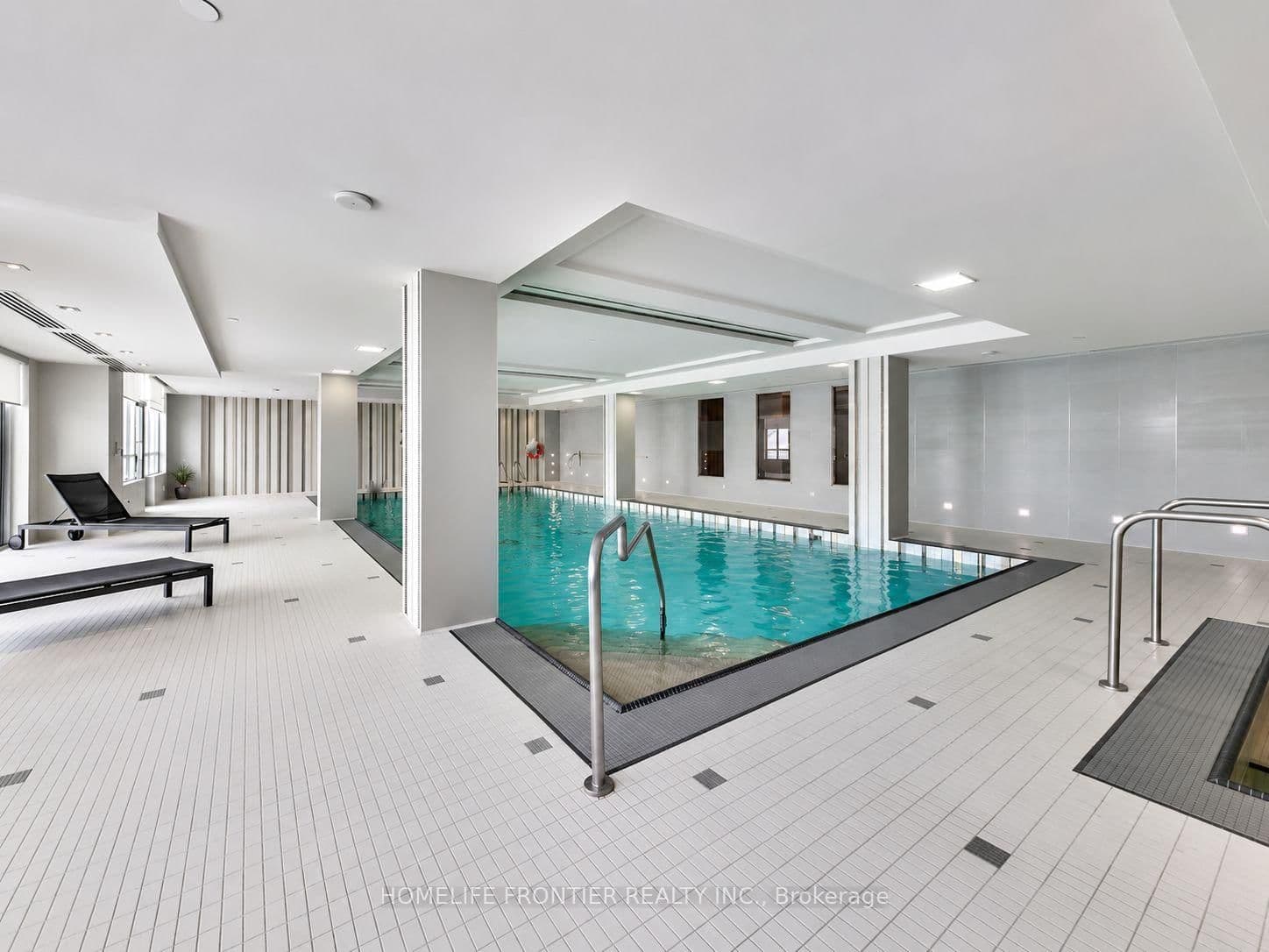 7165 Yonge Street, Unit 1810 thumbnail 8