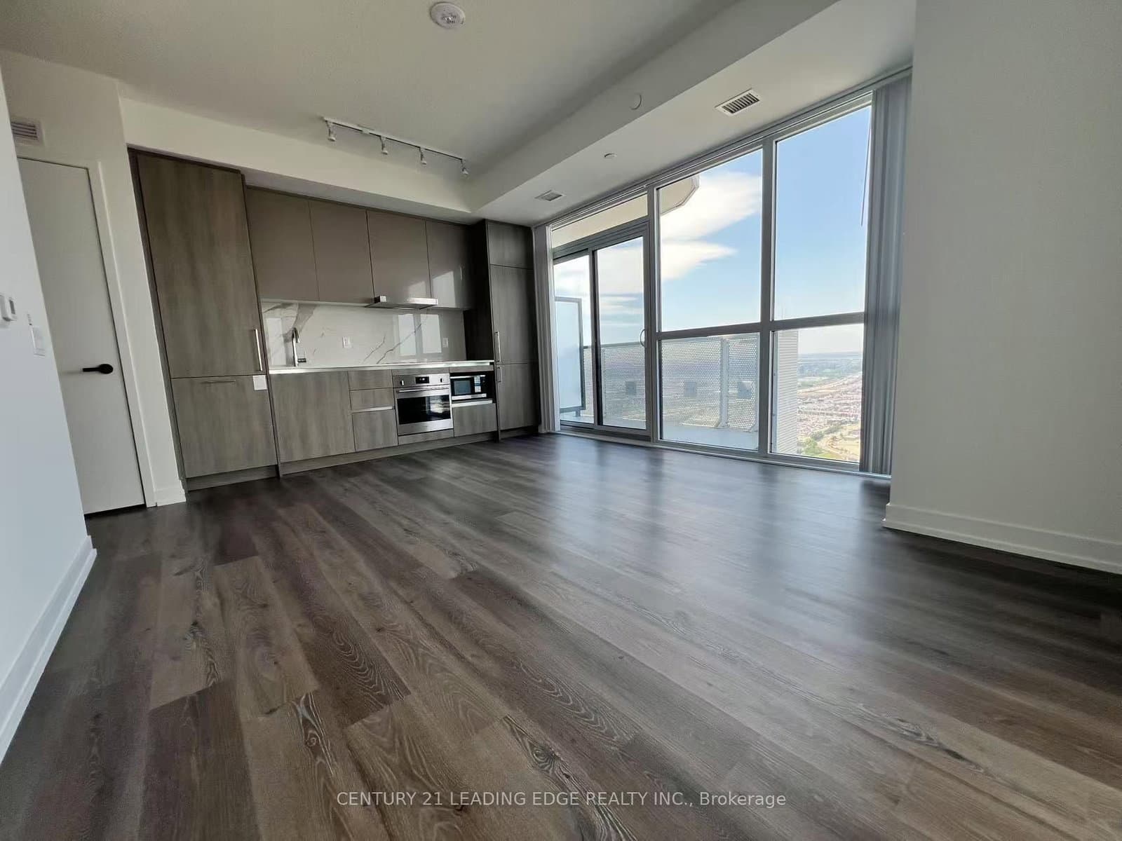 225 Commerce Street, Unit 5609 thumbnail 11