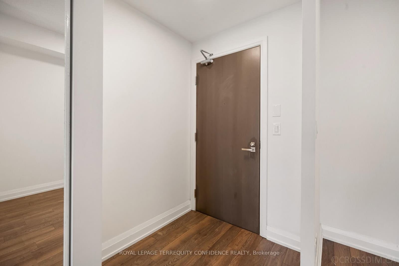7161 Yonge Street, Unit 727 thumbnail 3