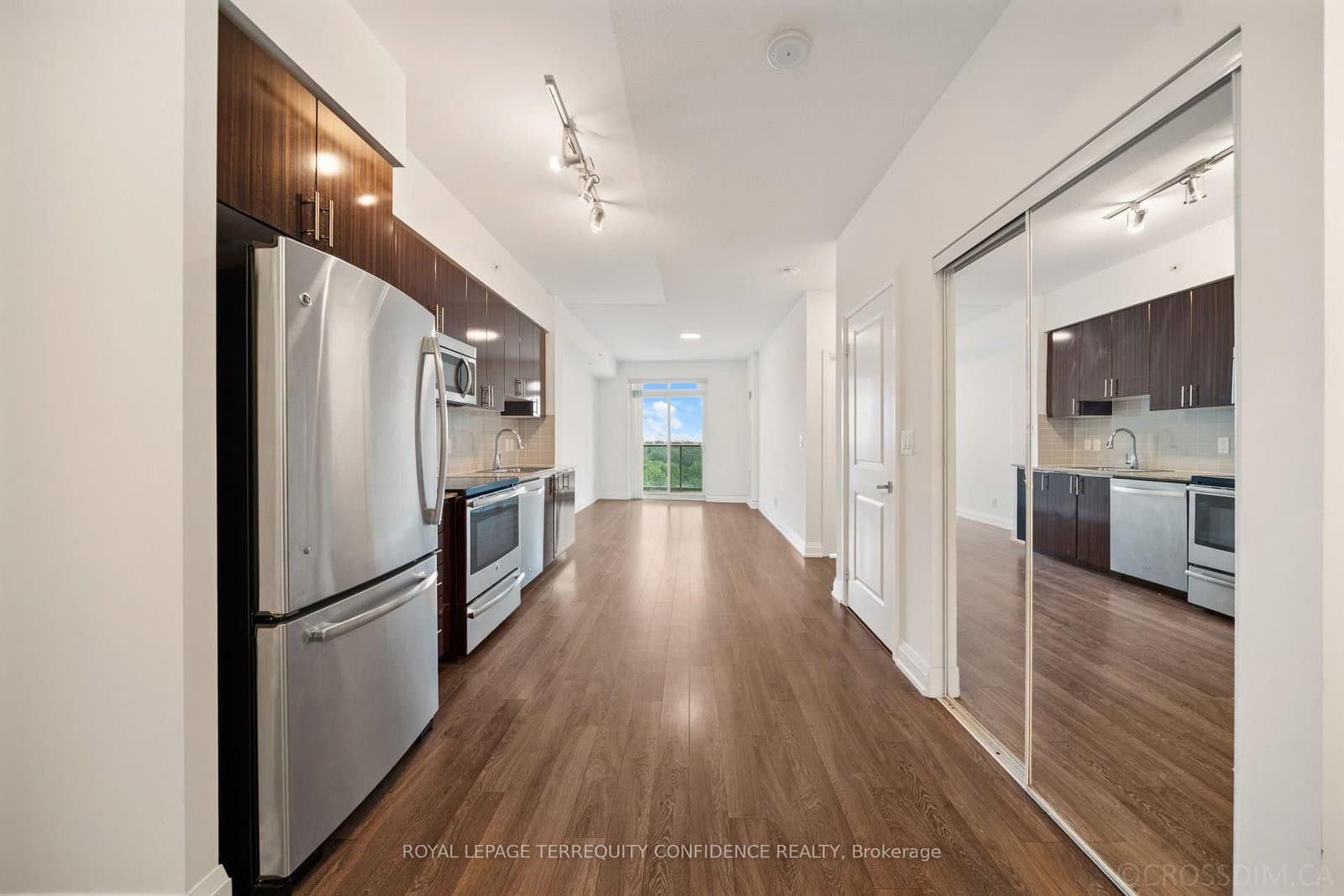 7161 Yonge Street, Unit 727 thumbnail 4