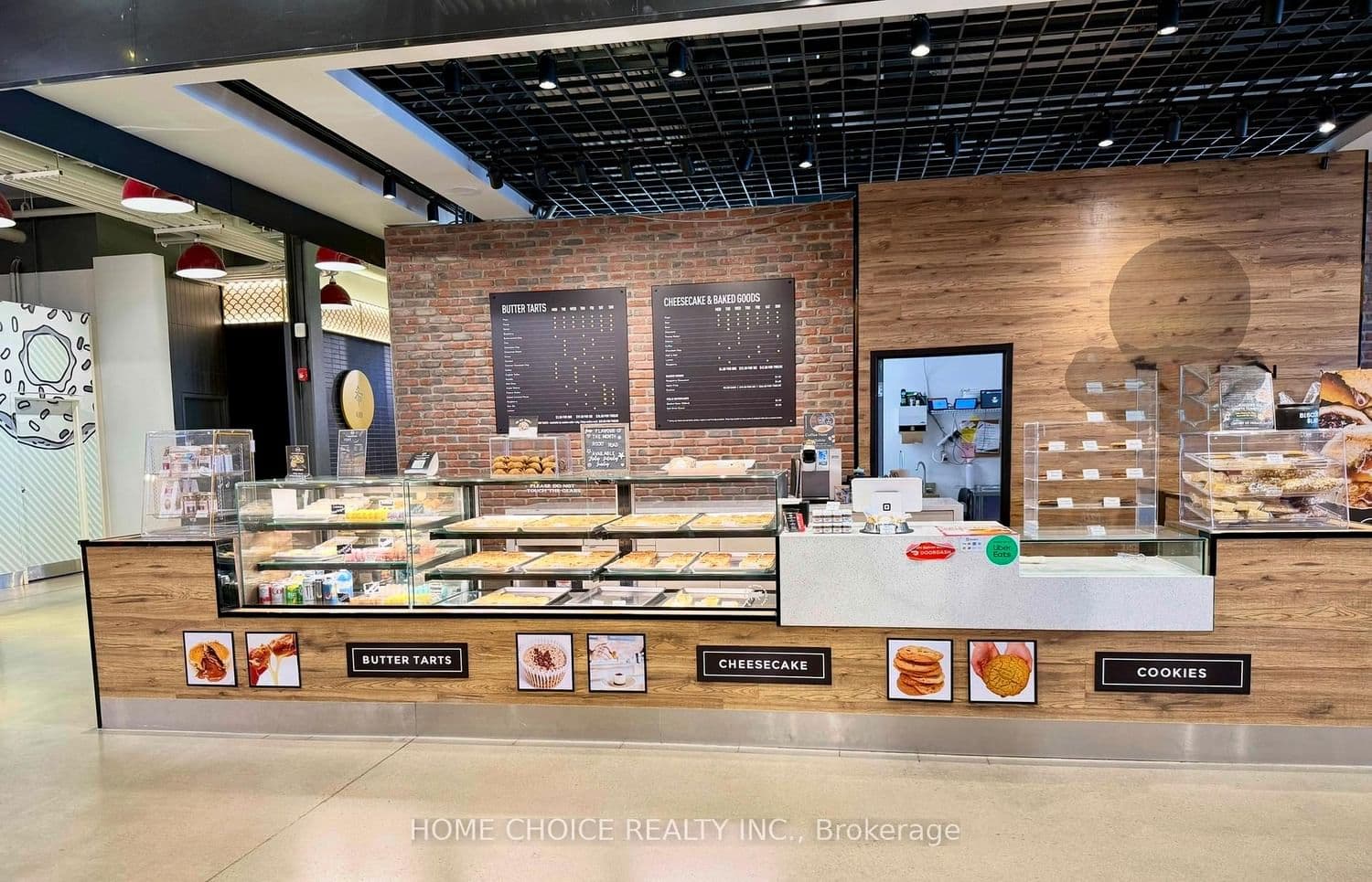 17600 Yonge Street, Unit FM23D - Image 1