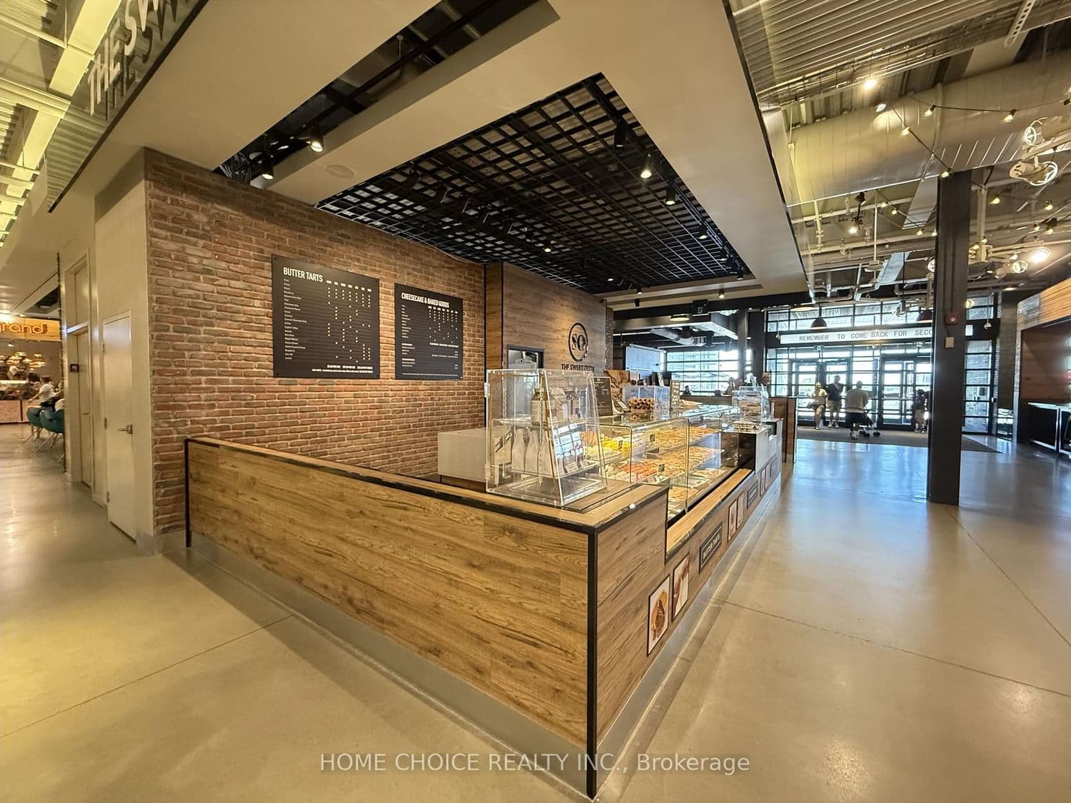 17600 Yonge Street, Unit FM23D thumbnail 3