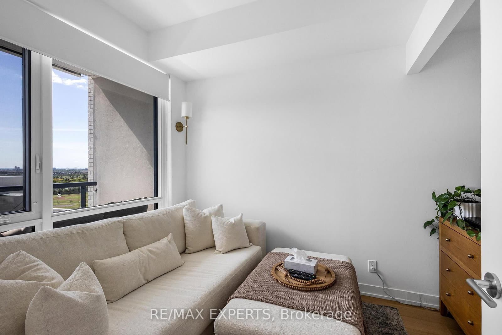7950 Bathurst Street, Unit 1501 thumbnail 14