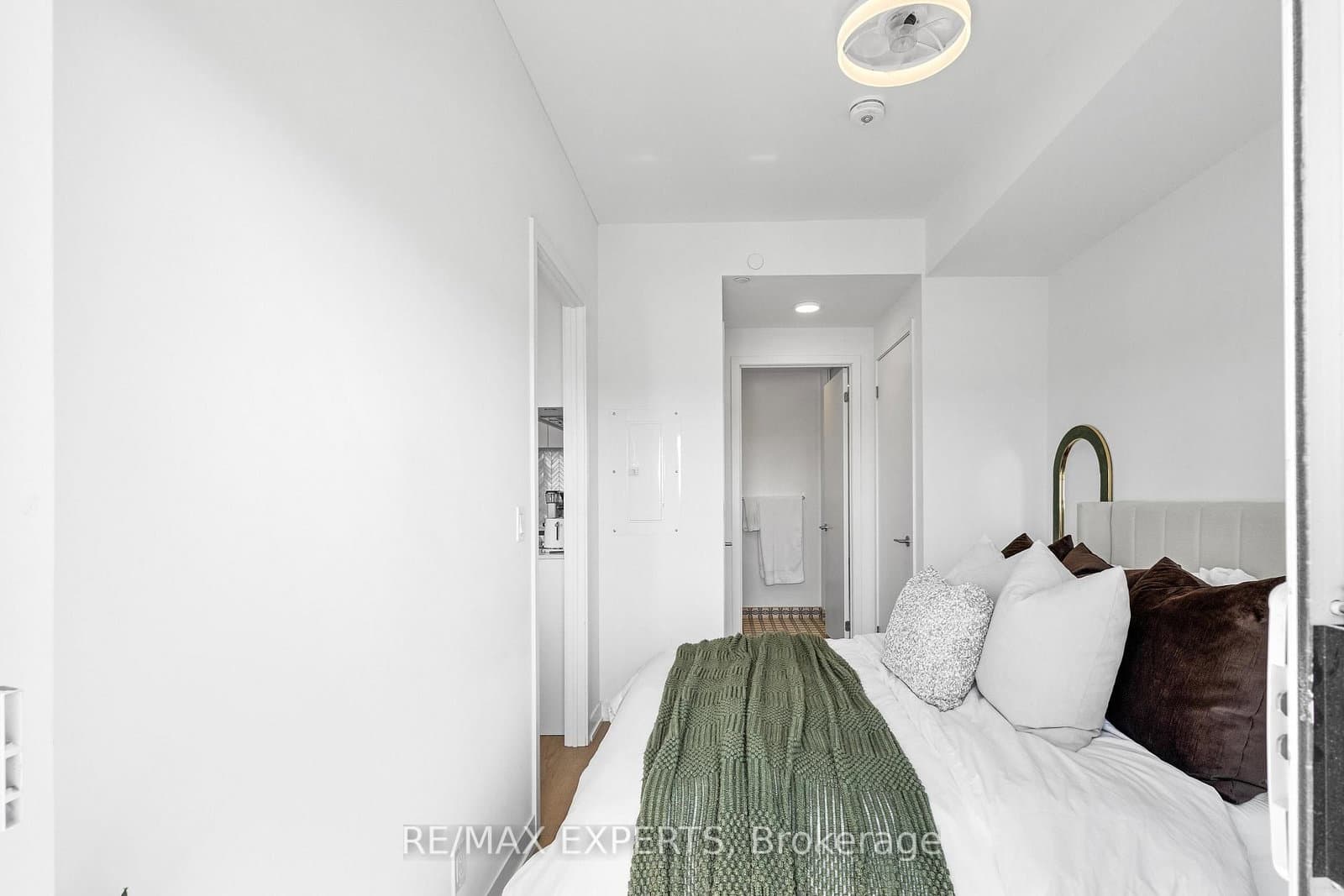 7950 Bathurst Street, Unit 1501 thumbnail 17