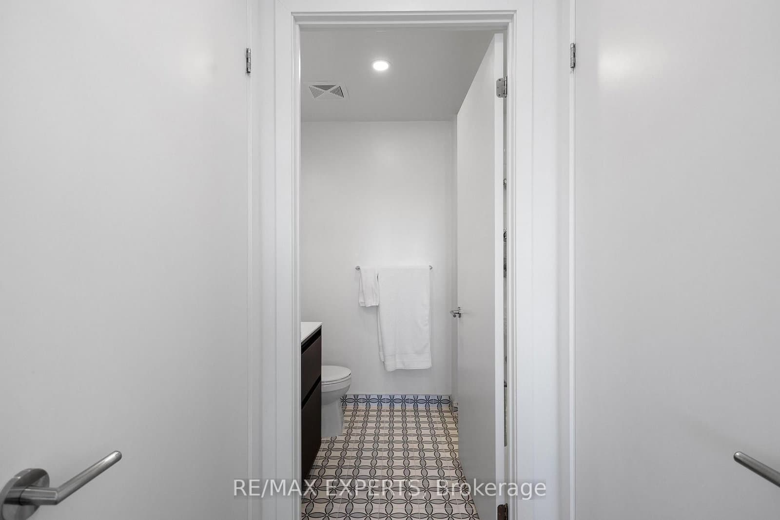 7950 Bathurst Street, Unit 1501 thumbnail 18
