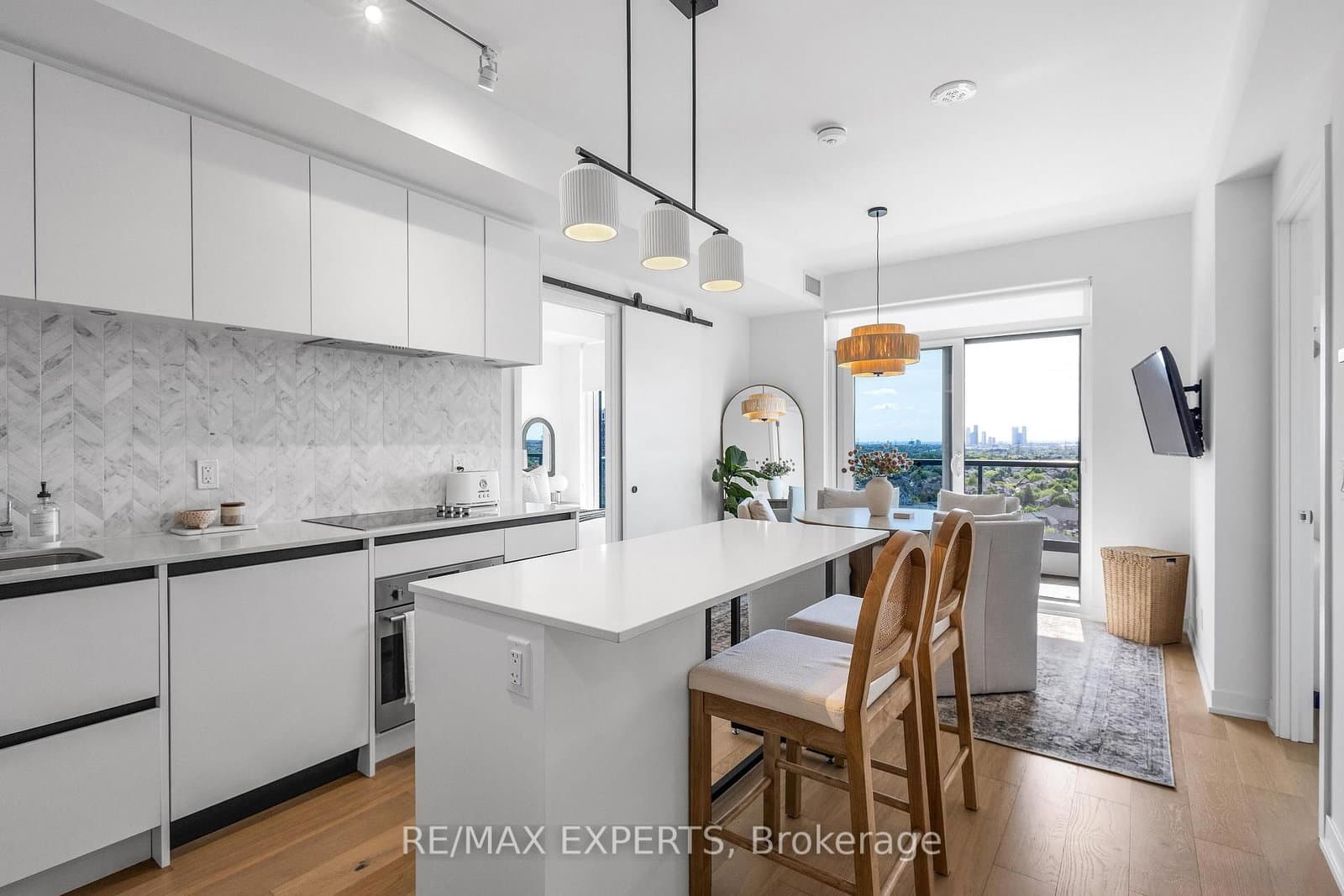 7950 Bathurst Street, Unit 1501 thumbnail 9