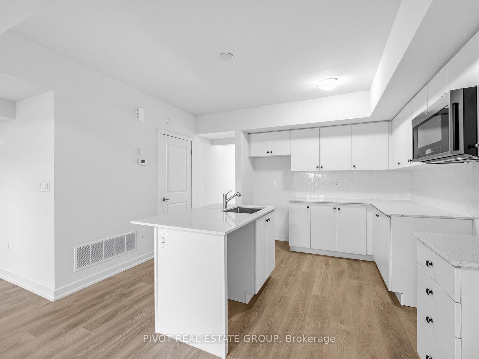 56 Elizabeth Street S, Unit 1104 thumbnail 12