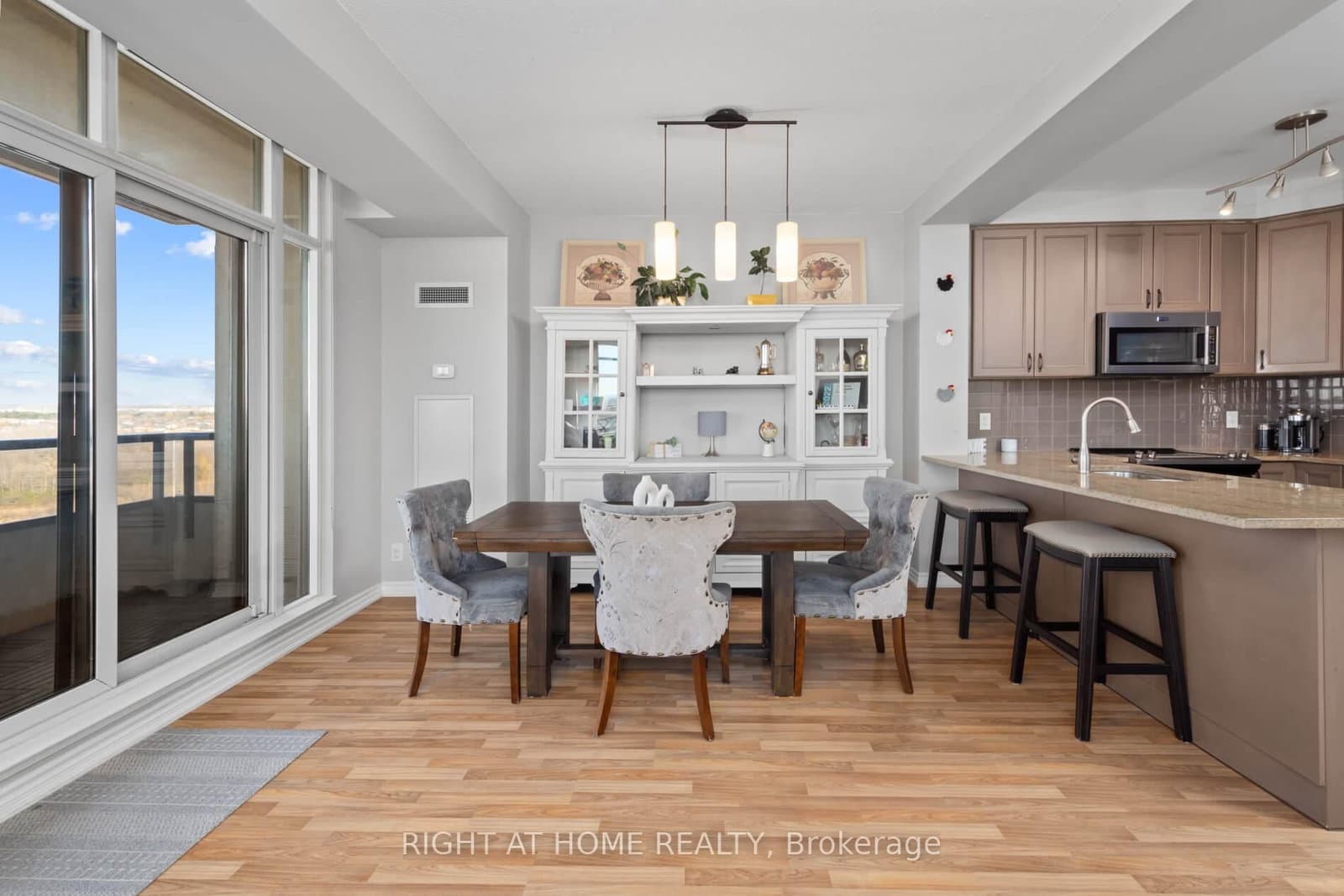 9235 Jane Street, Unit 1012 thumbnail 12