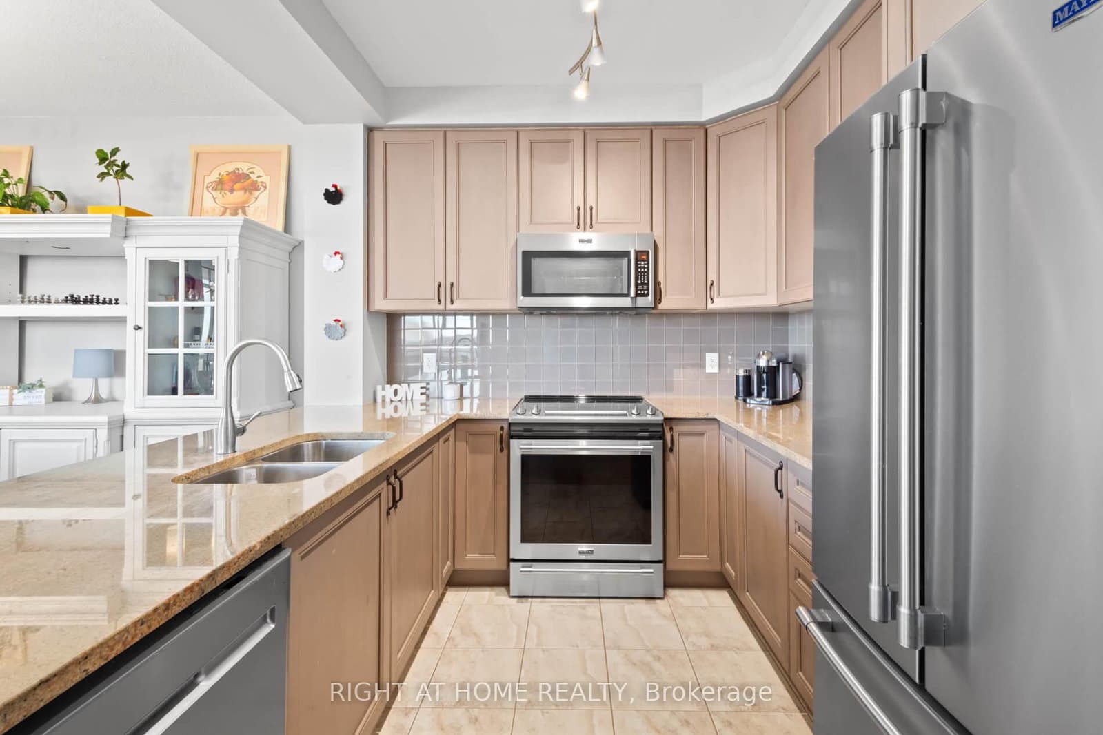 9235 Jane Street, Unit 1012 thumbnail 7