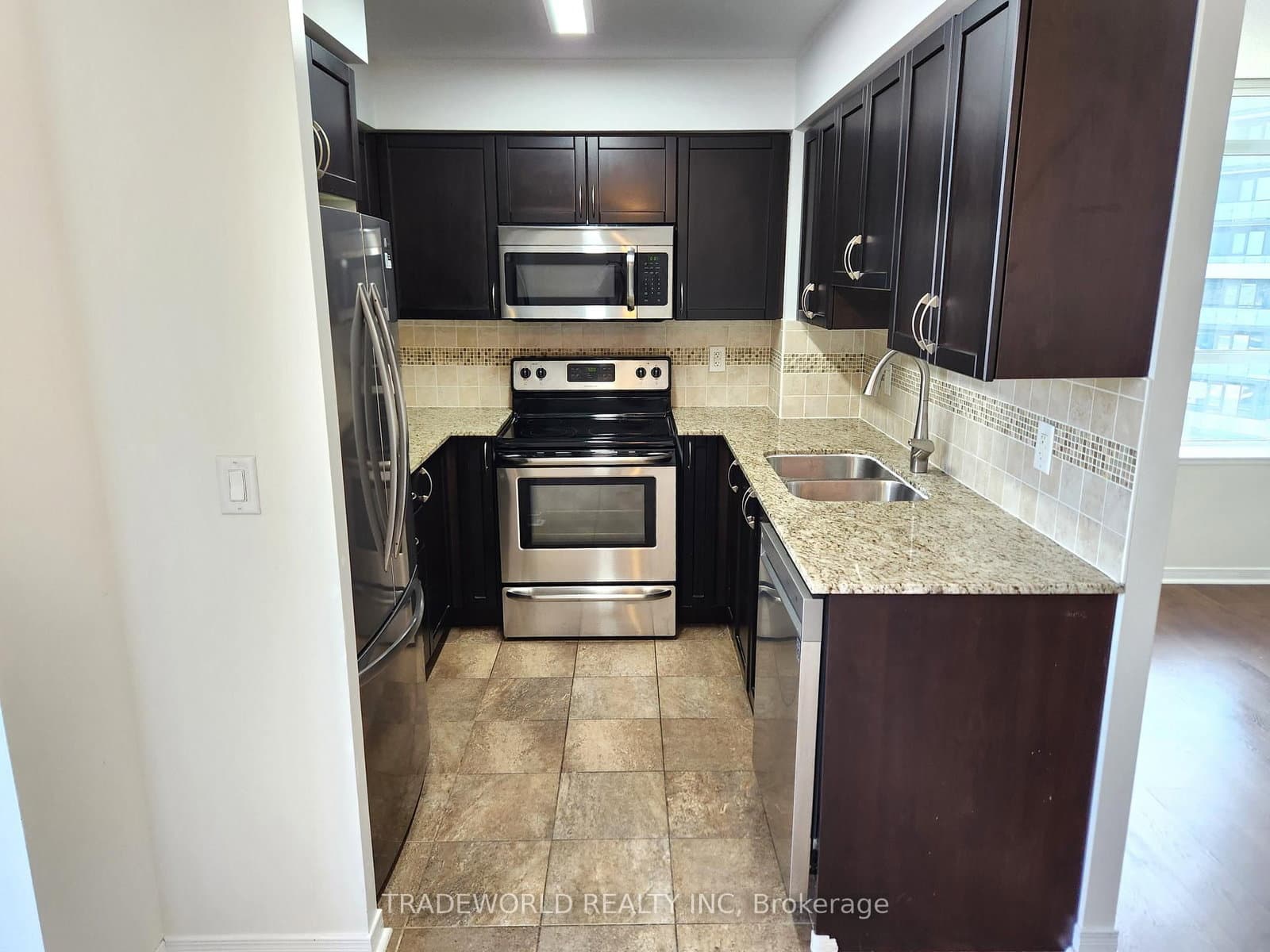 73 King William Crescent, Unit Ph4 thumbnail 5