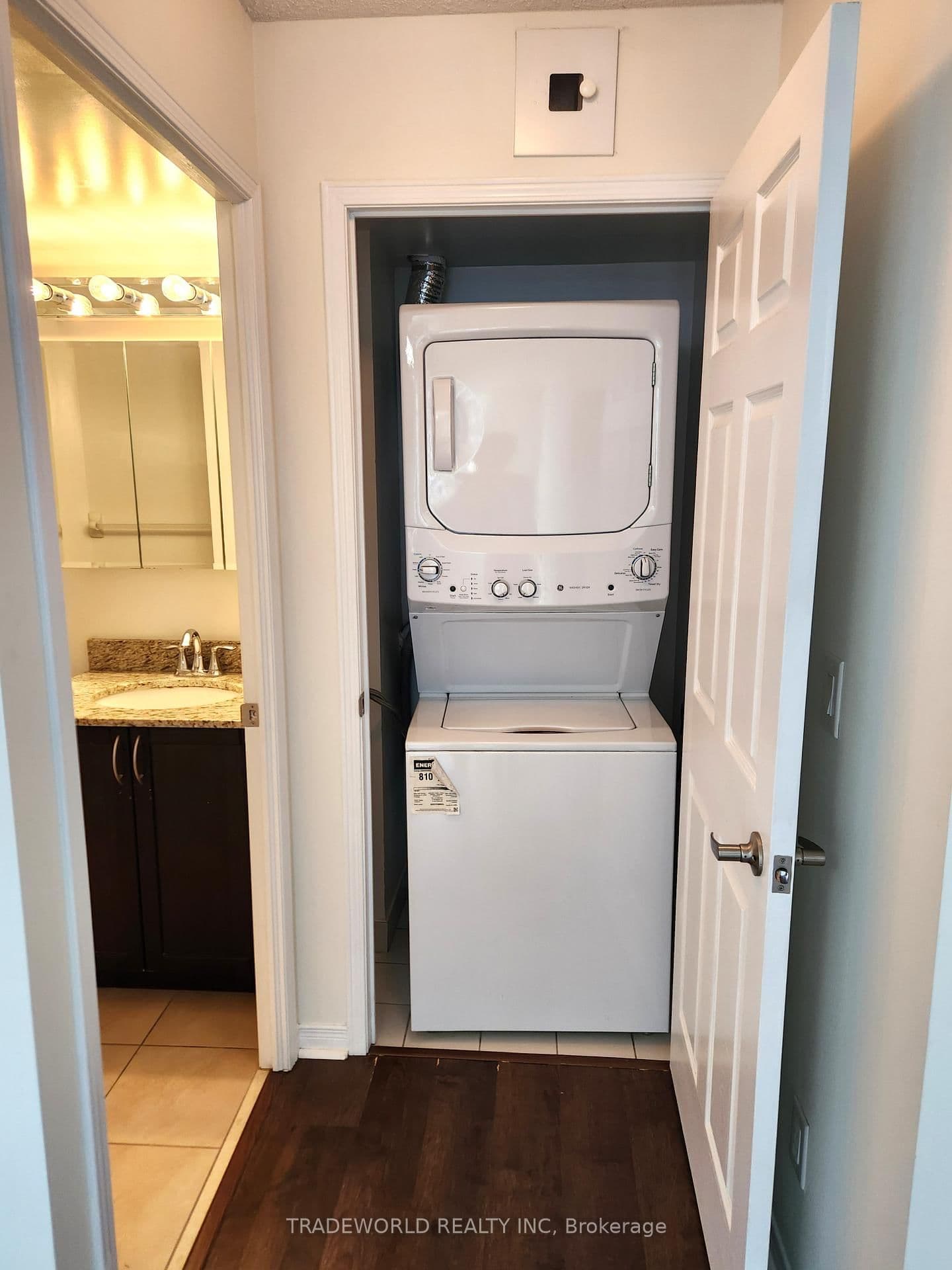 73 King William Crescent, Unit Ph4 thumbnail 9