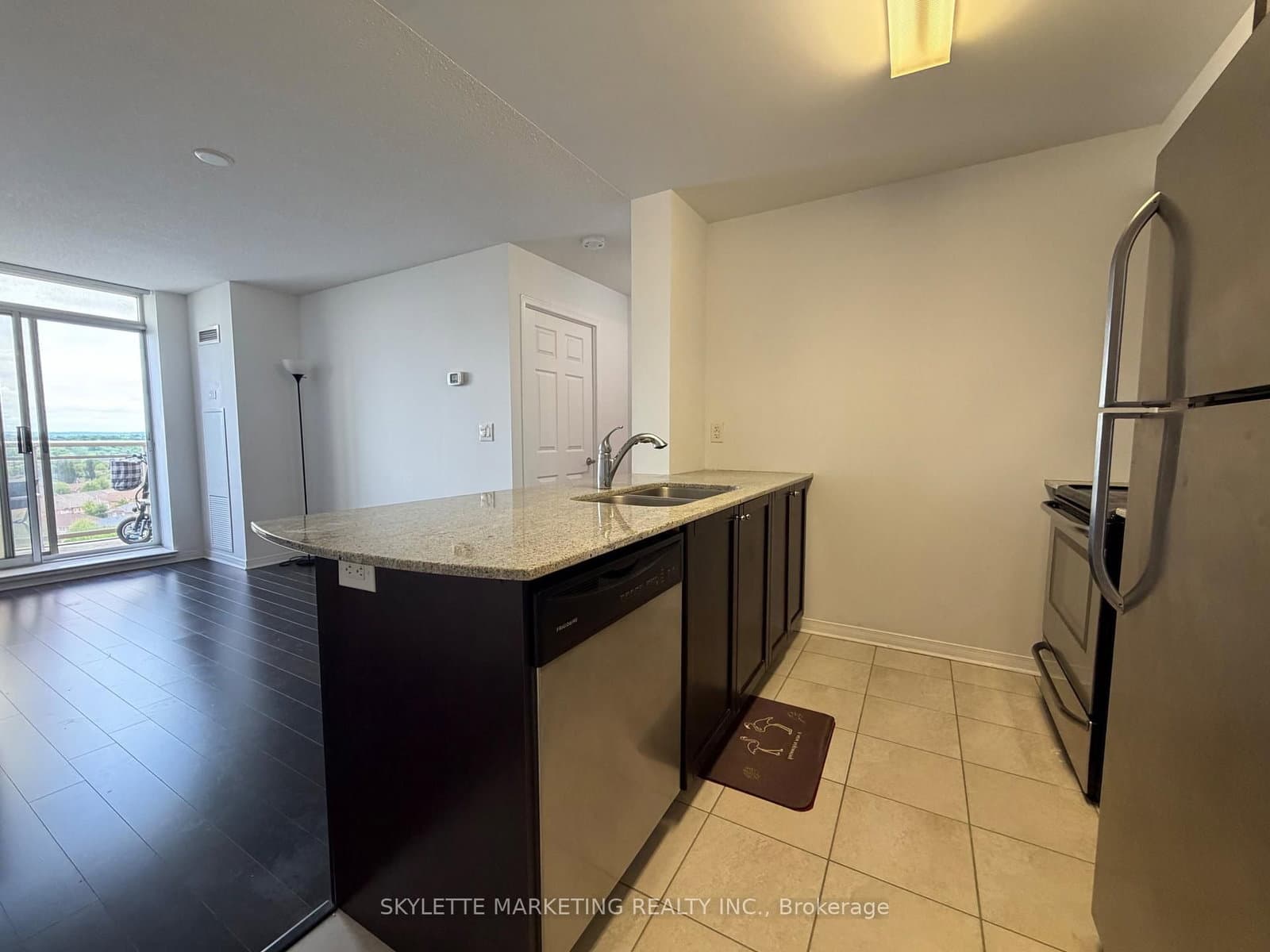 75 King William Crescent, Unit Ph13 thumbnail 13