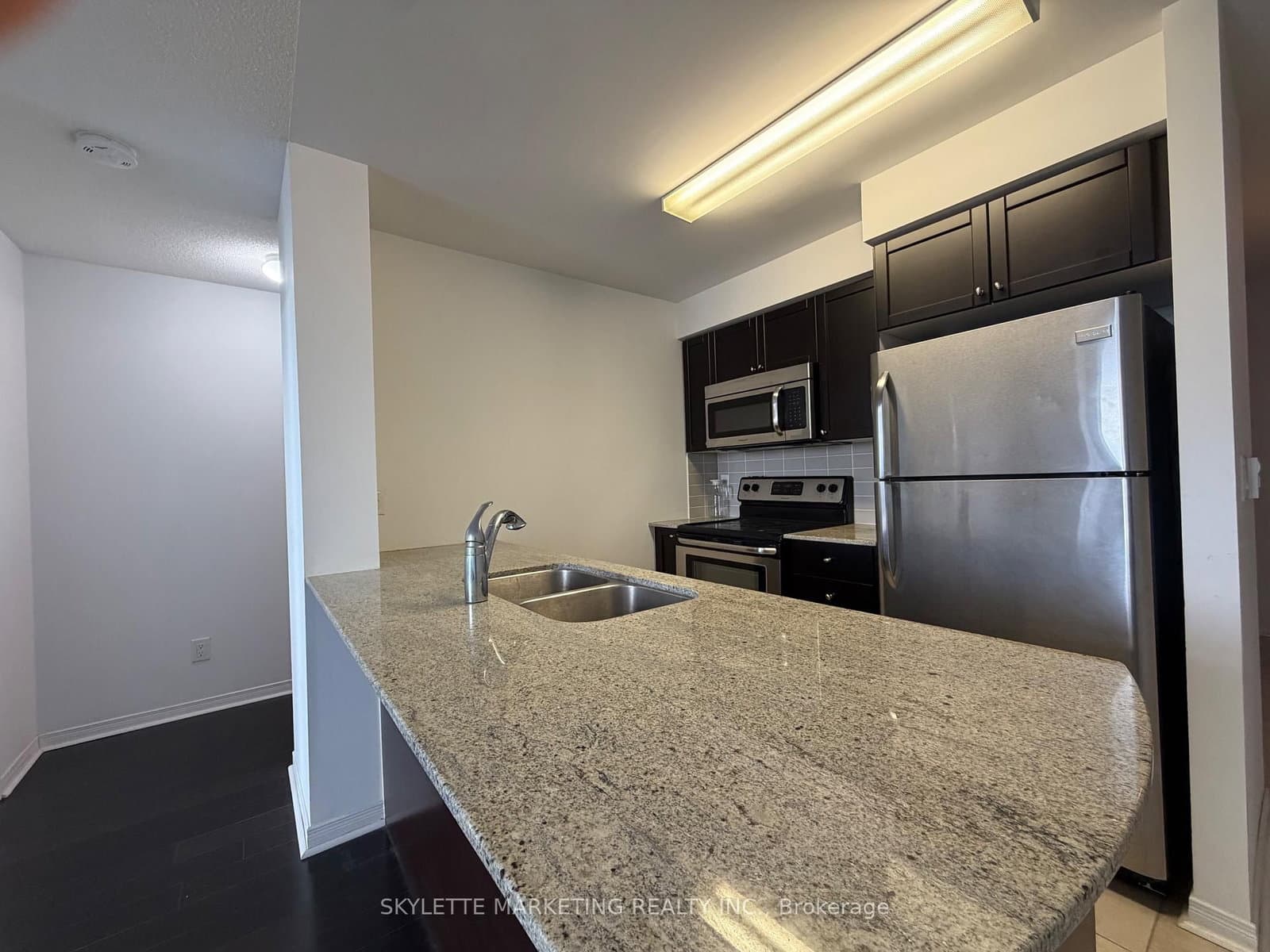 75 King William Crescent, Unit Ph13 thumbnail 15
