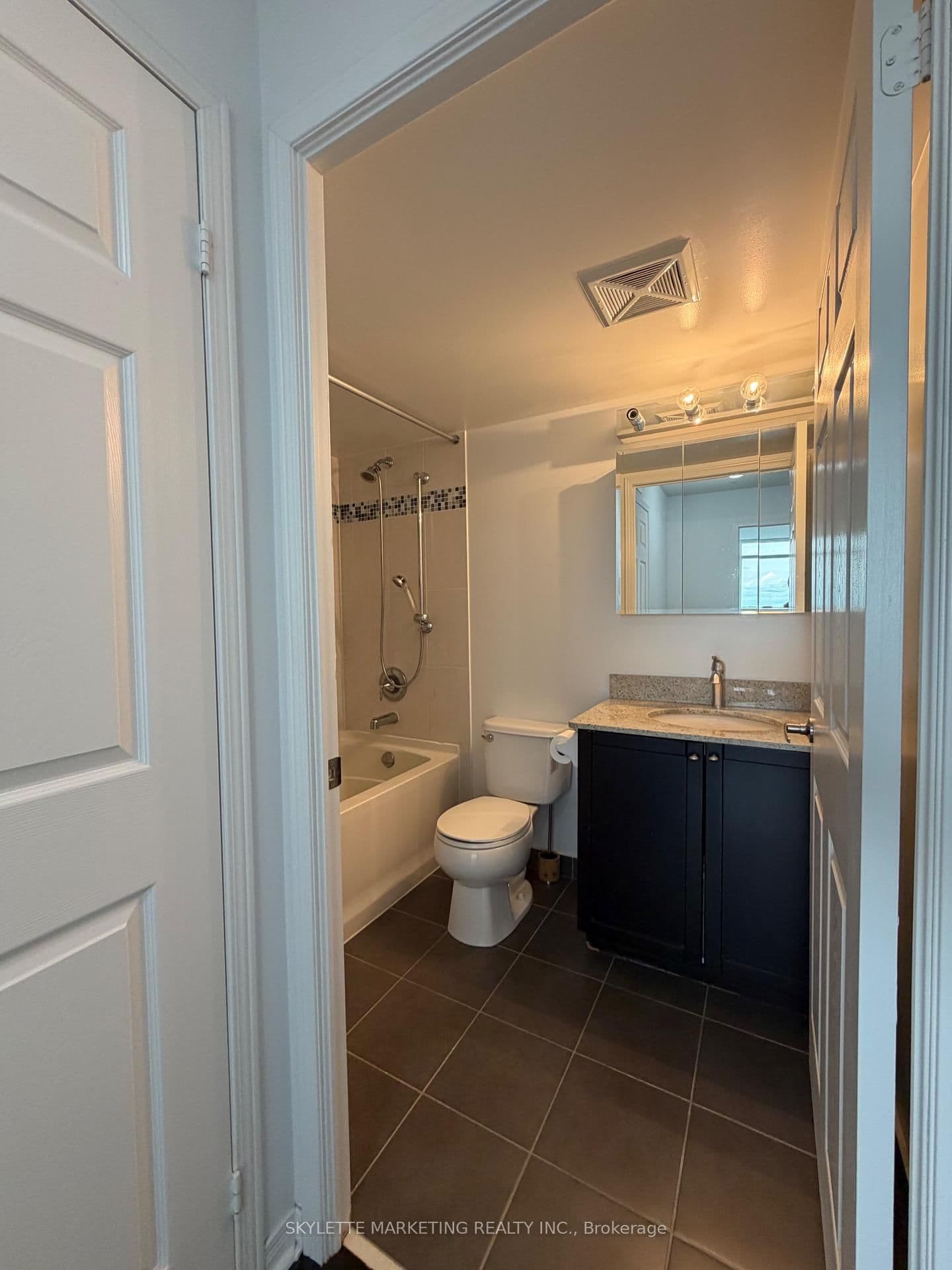 75 King William Crescent, Unit Ph13 thumbnail 19