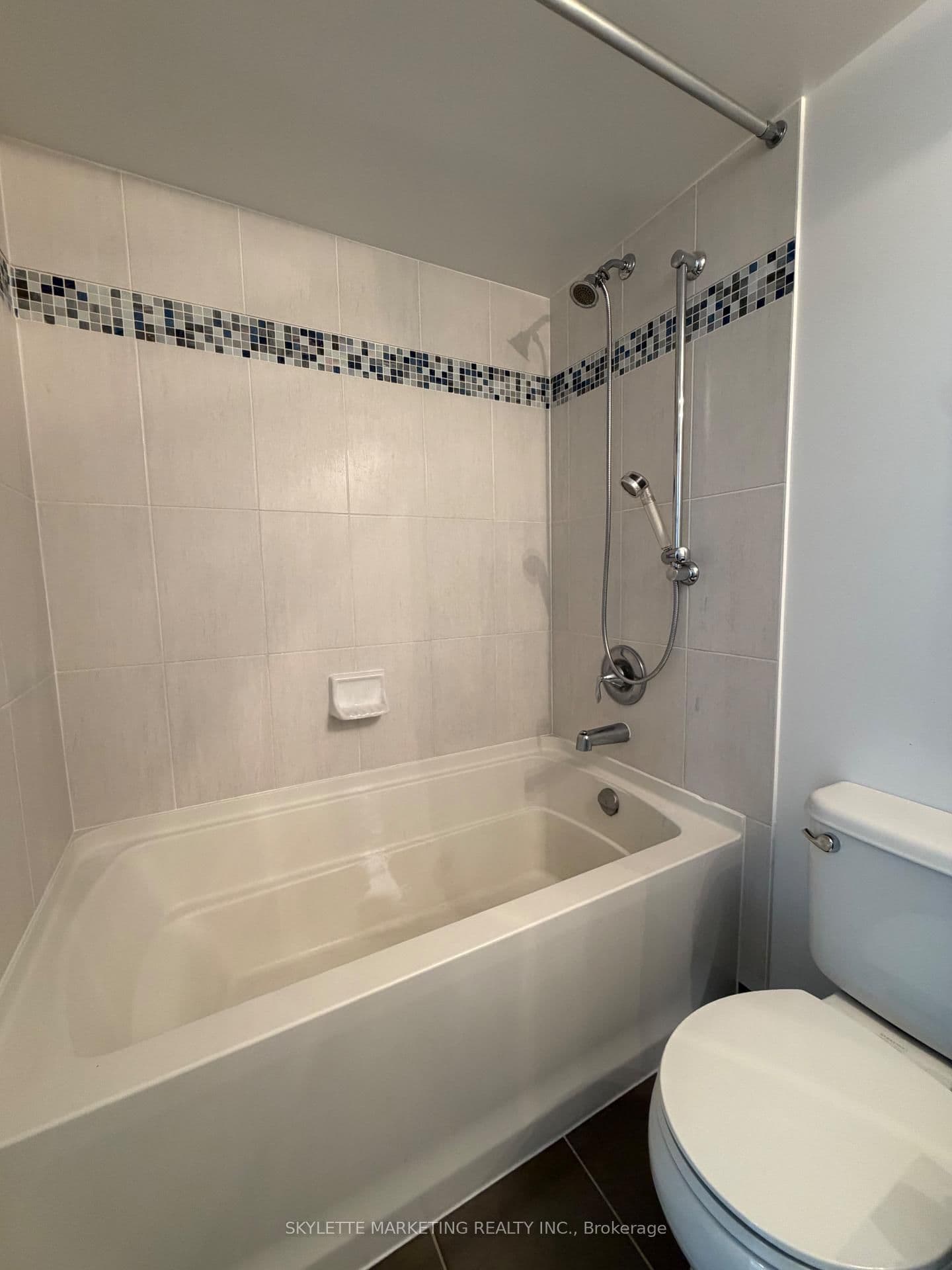 75 King William Crescent, Unit Ph13 thumbnail 21