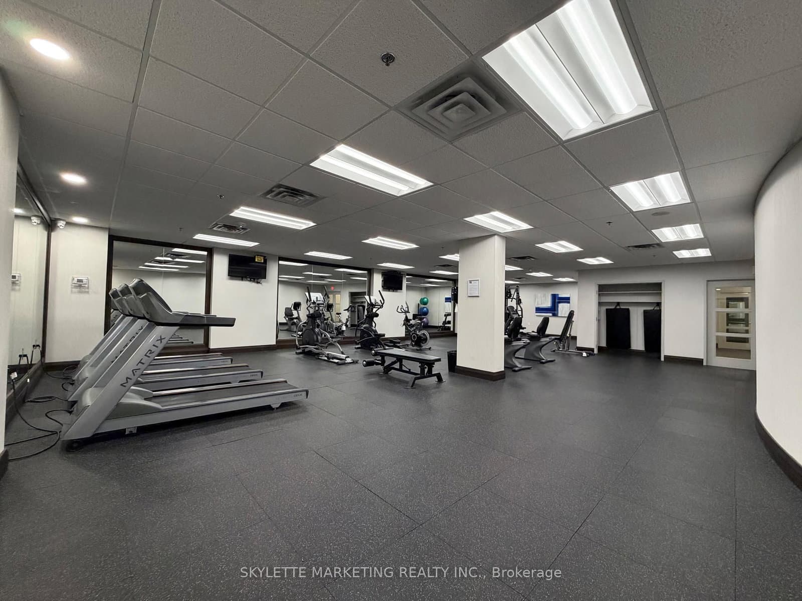 75 King William Crescent, Unit Ph13 thumbnail 23