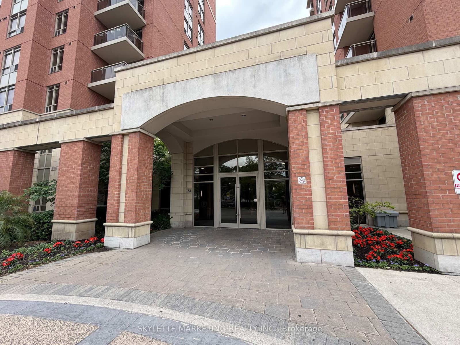 75 King William Crescent, Unit Ph13 thumbnail 4