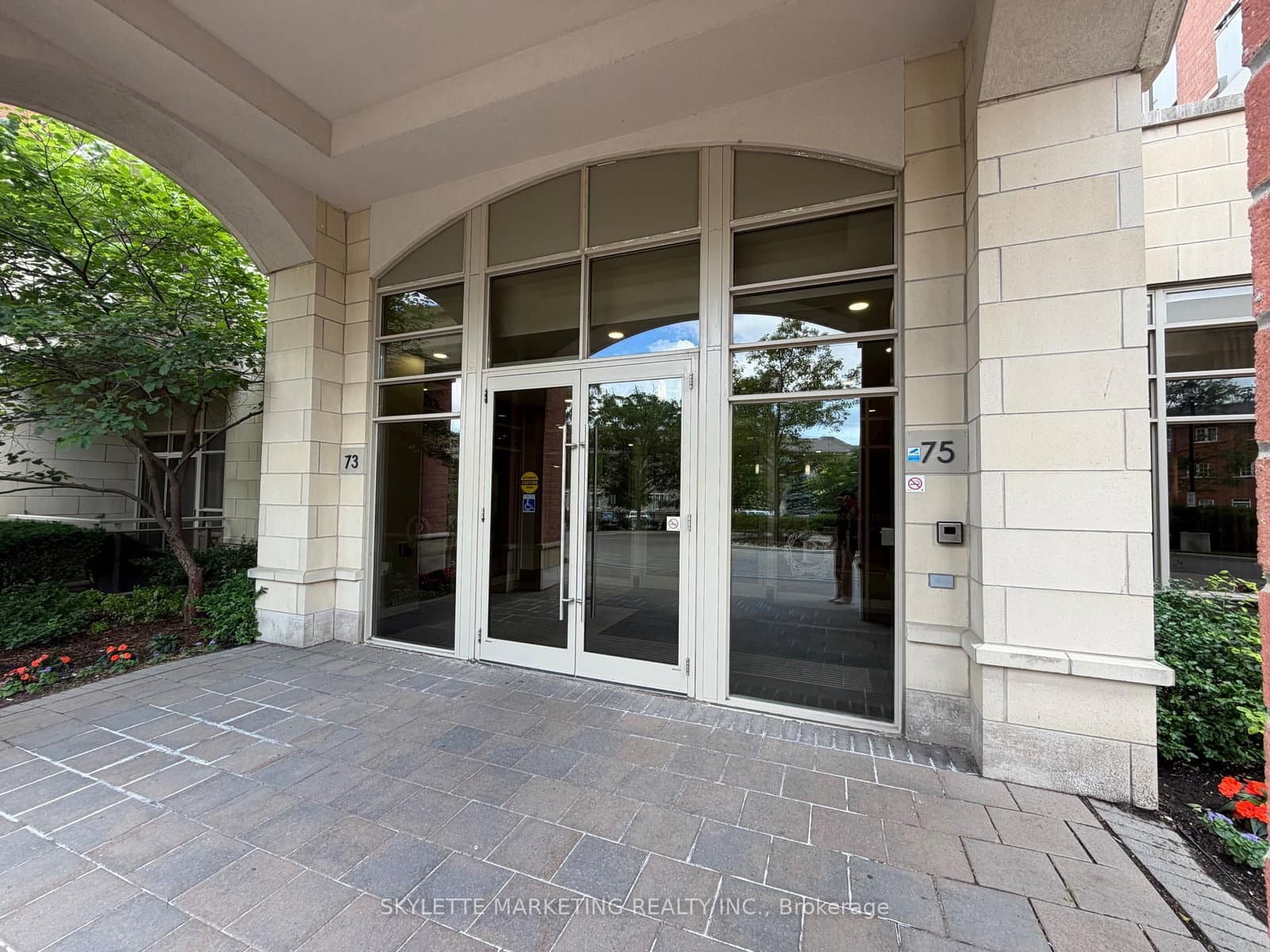 75 King William Crescent, Unit Ph13 thumbnail 5