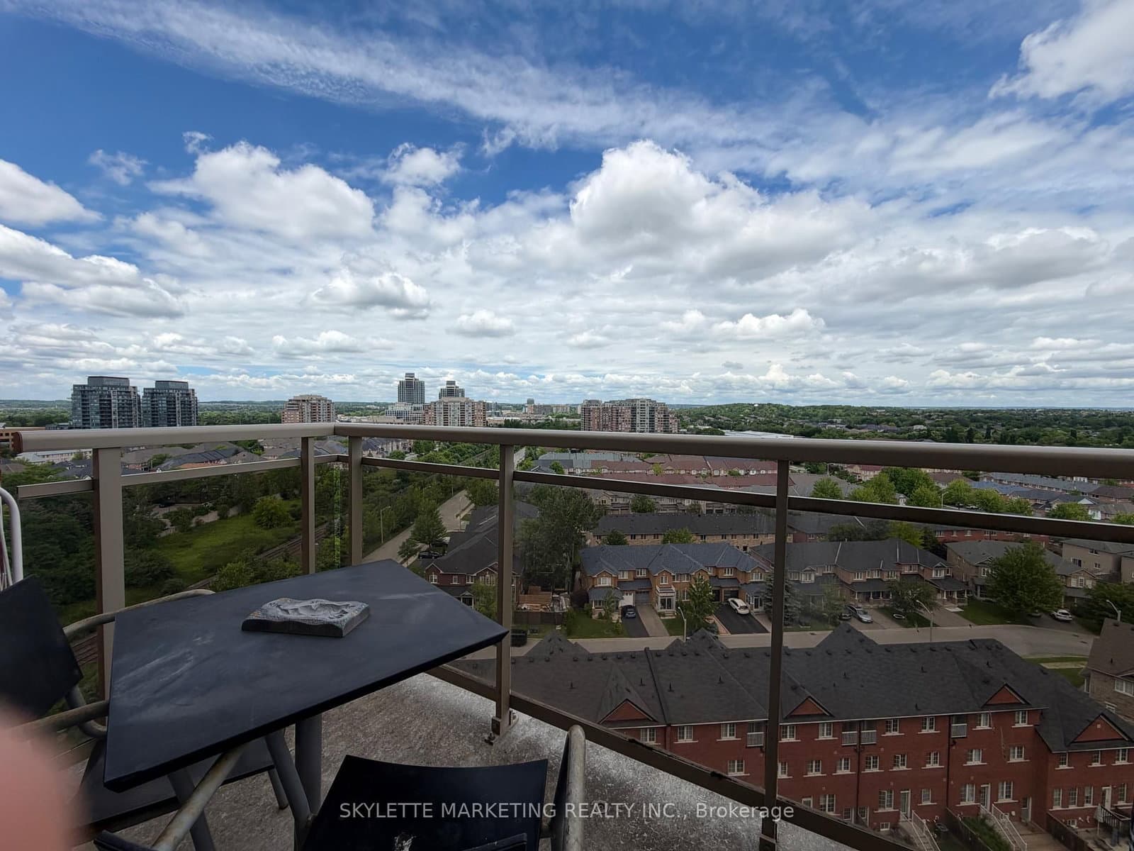 75 King William Crescent, Unit Ph13 thumbnail 8