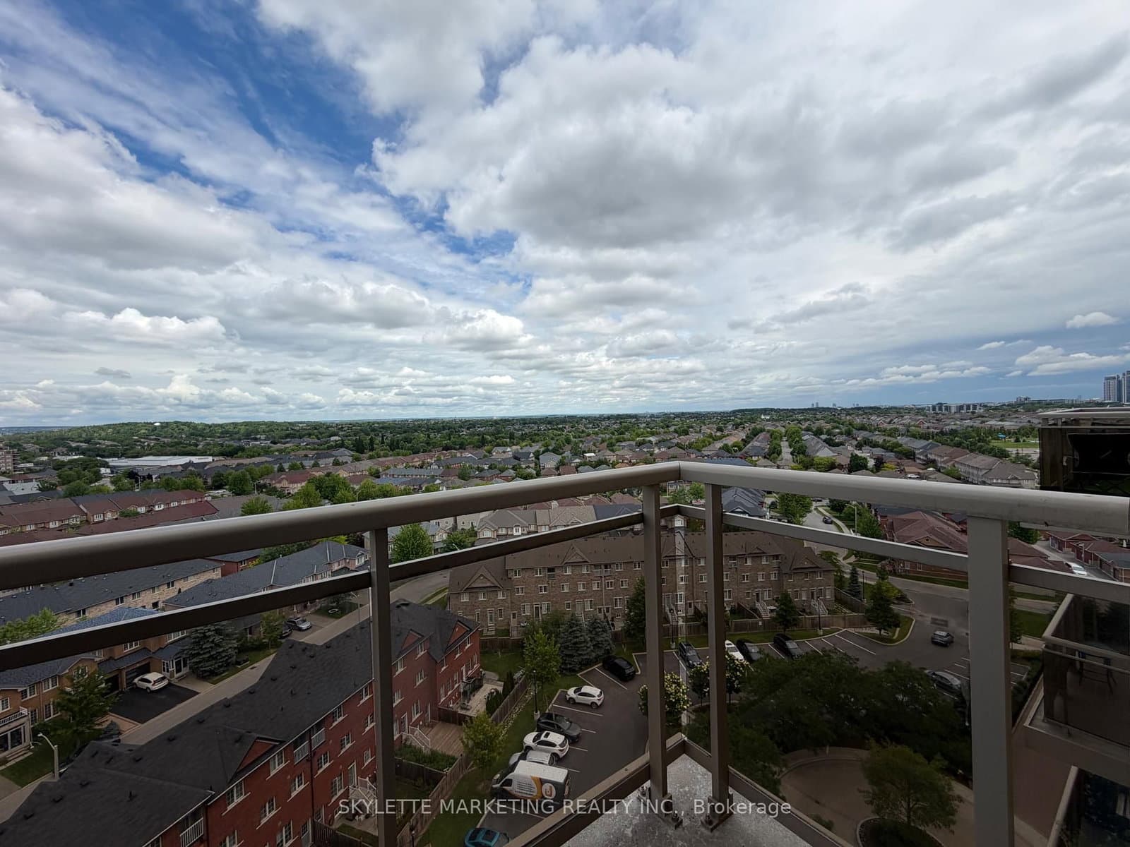 75 King William Crescent, Unit Ph13 thumbnail 9