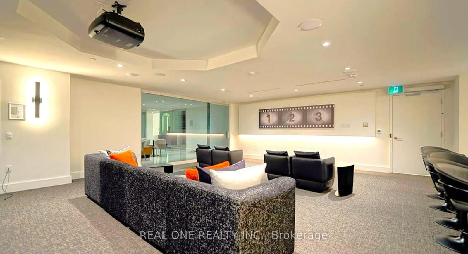 8868 Yonge Street, Unit 201E thumbnail 31