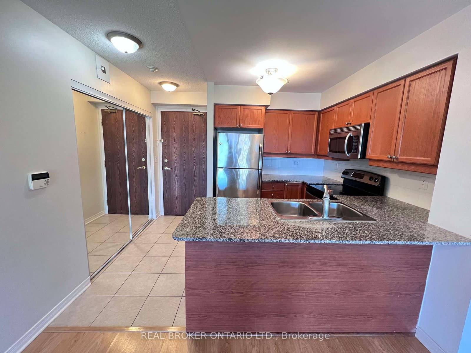 185 Oneida Crescent, Unit 1016 thumbnail 4