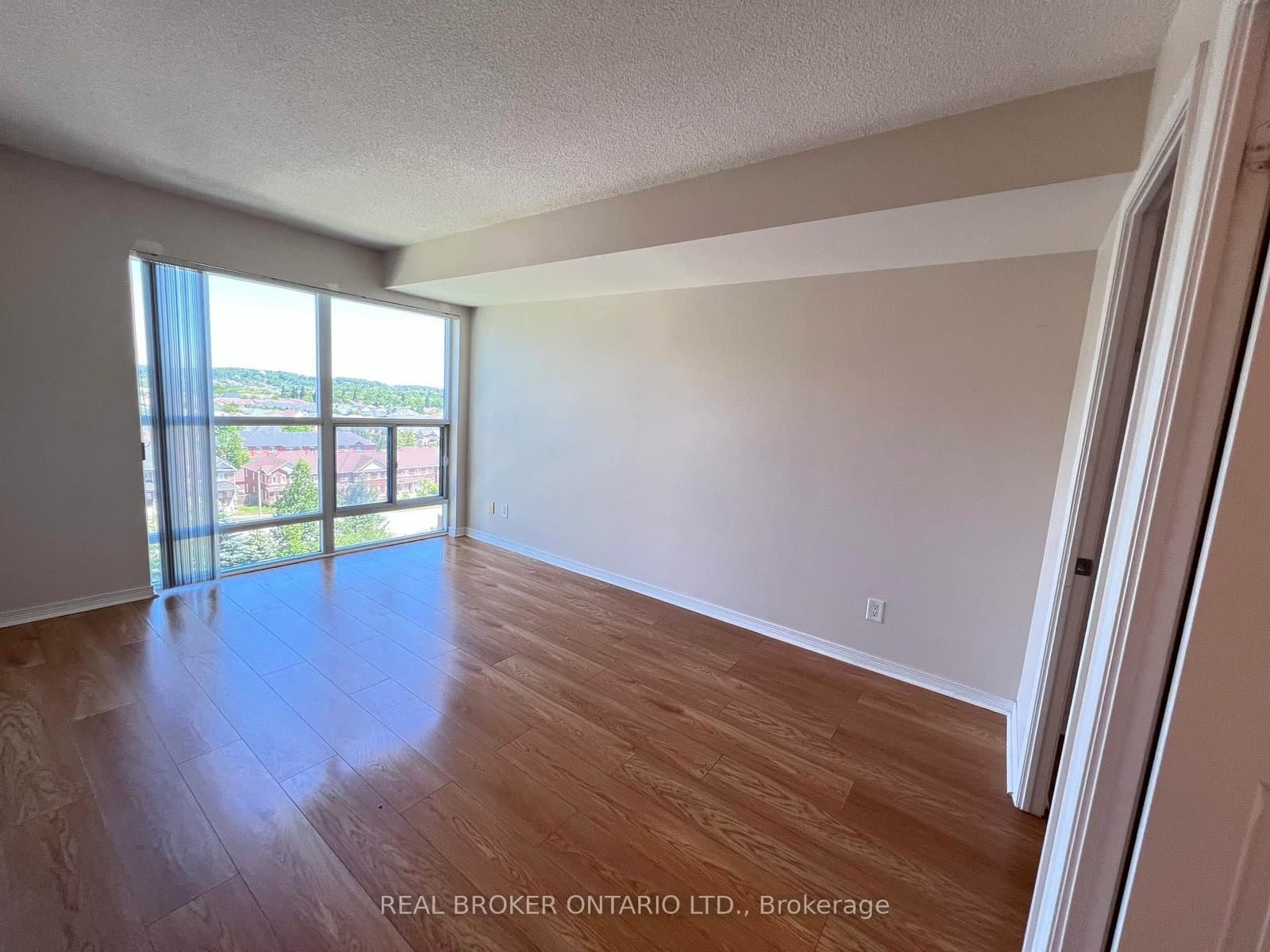 185 Oneida Crescent, Unit 1016 thumbnail 5