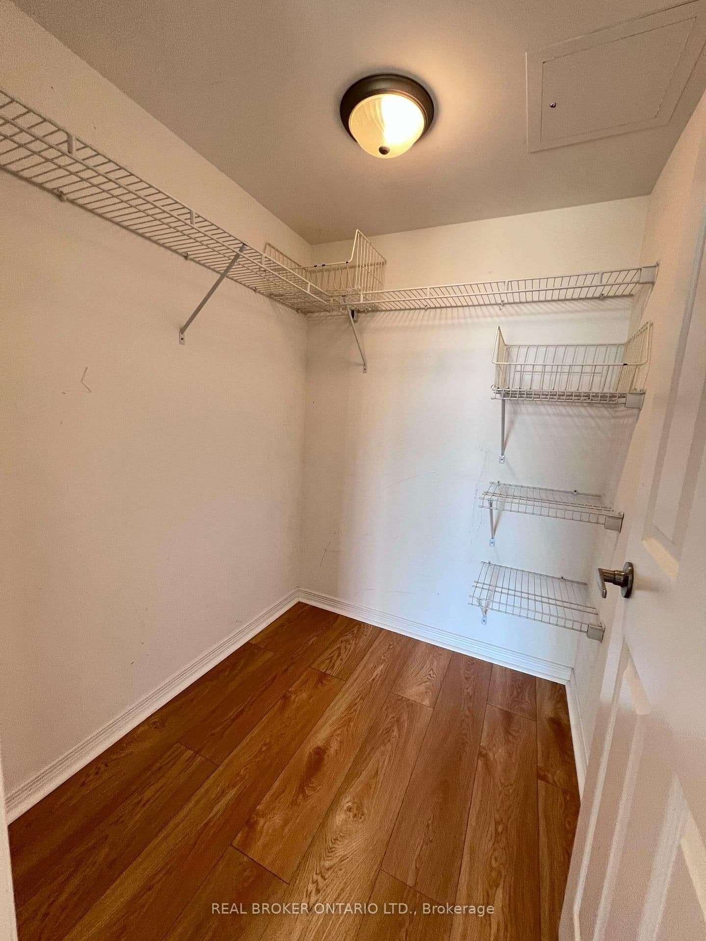 185 Oneida Crescent, Unit 1016 thumbnail 6