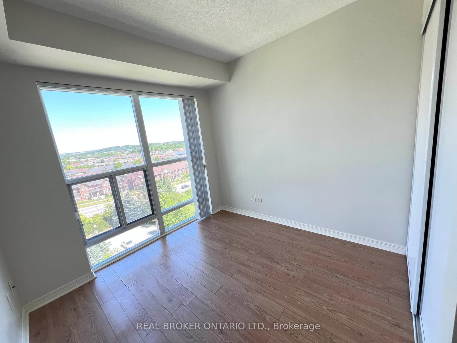 185 Oneida Crescent, Unit 1016 thumbnail 8
