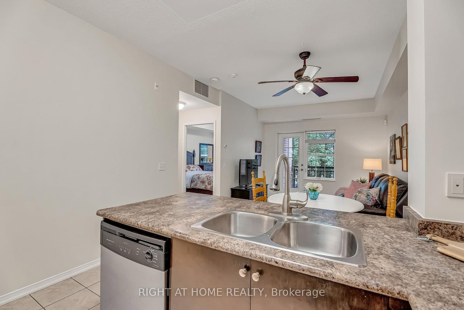 9973 Keele Street, Unit 206 thumbnail 8