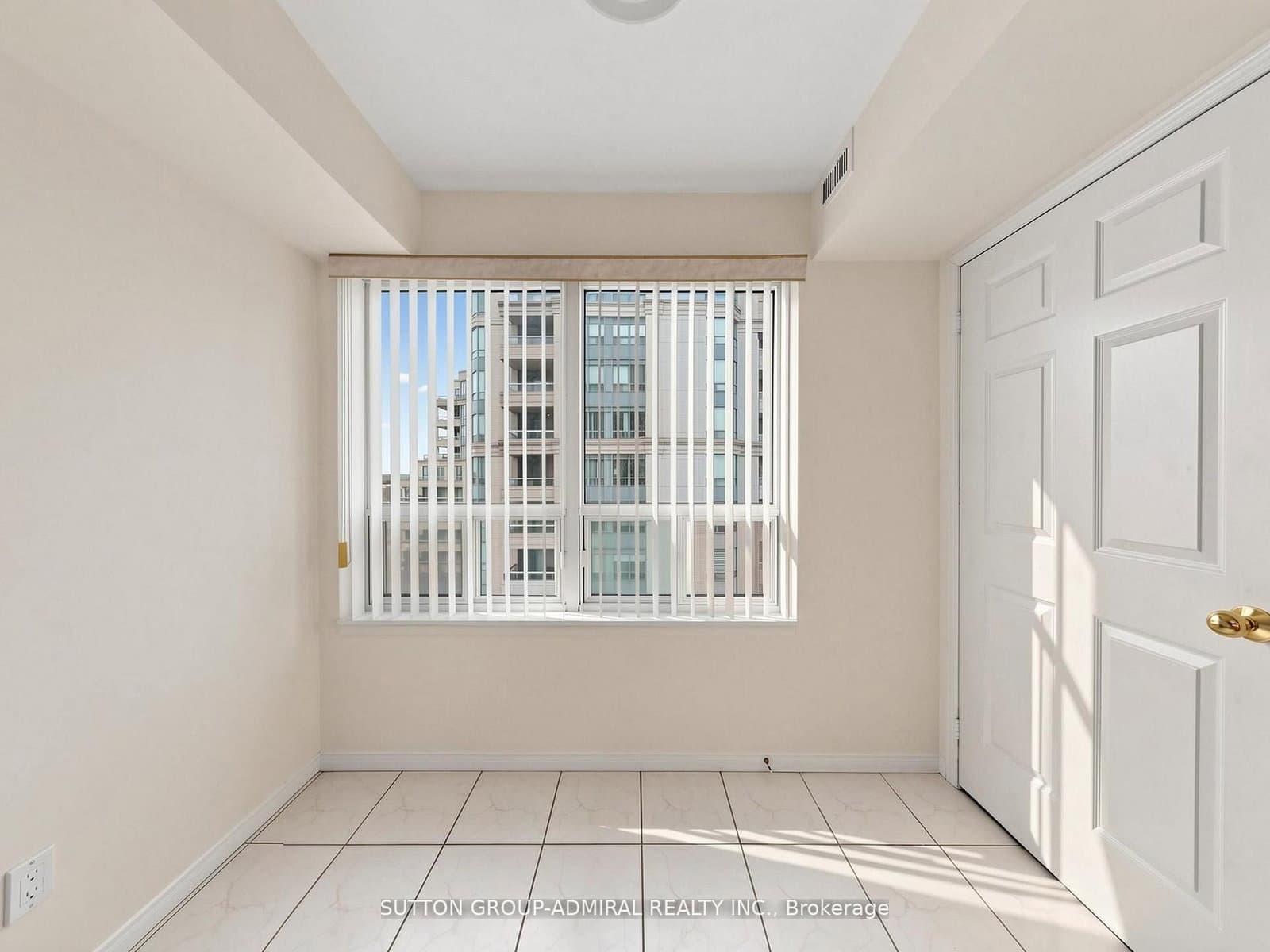 1 Emerald Lane, Unit 704 thumbnail 17