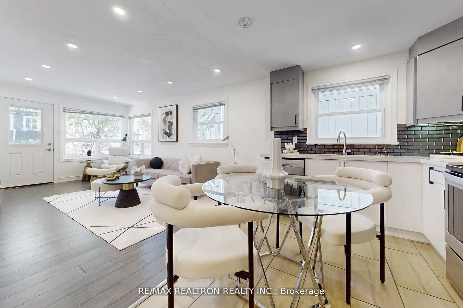 59 Machell Avenue thumbnail 15