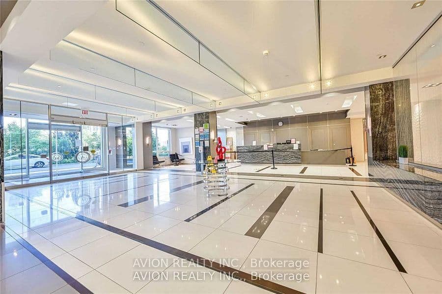 7167 Yonge Street, Unit 412 thumbnail 2
