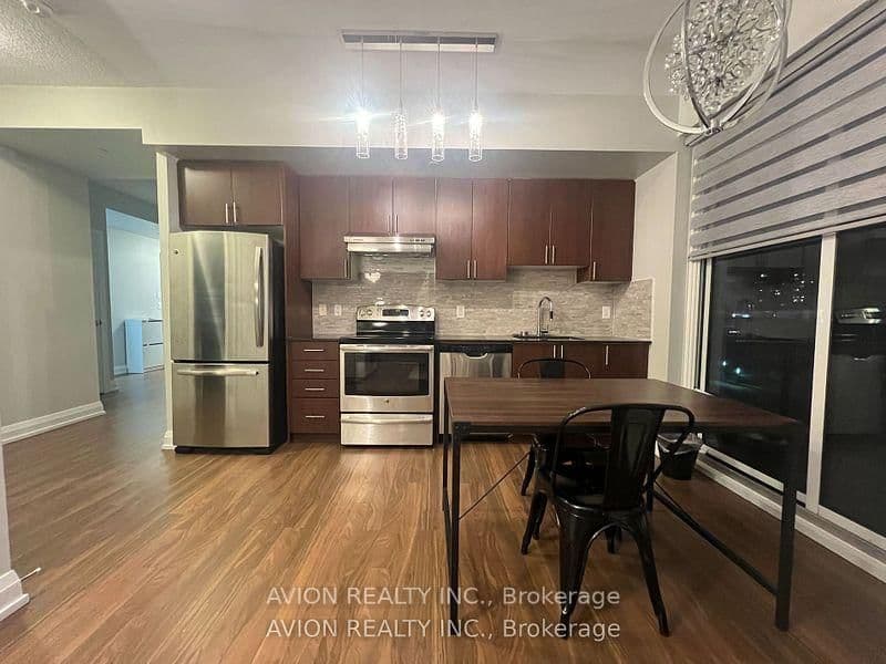 7167 Yonge Street, Unit 412 thumbnail 3