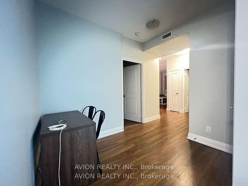 7167 Yonge Street, Unit 412 thumbnail 6