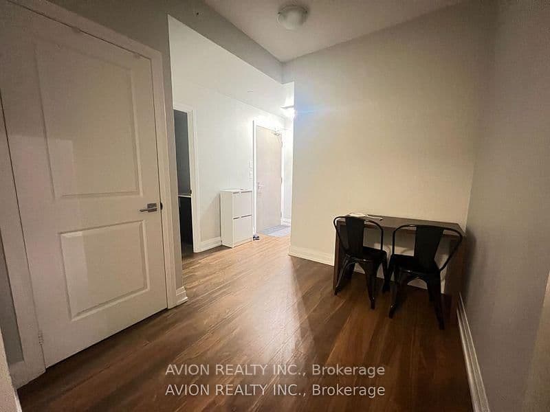 7167 Yonge Street, Unit 412 thumbnail 7