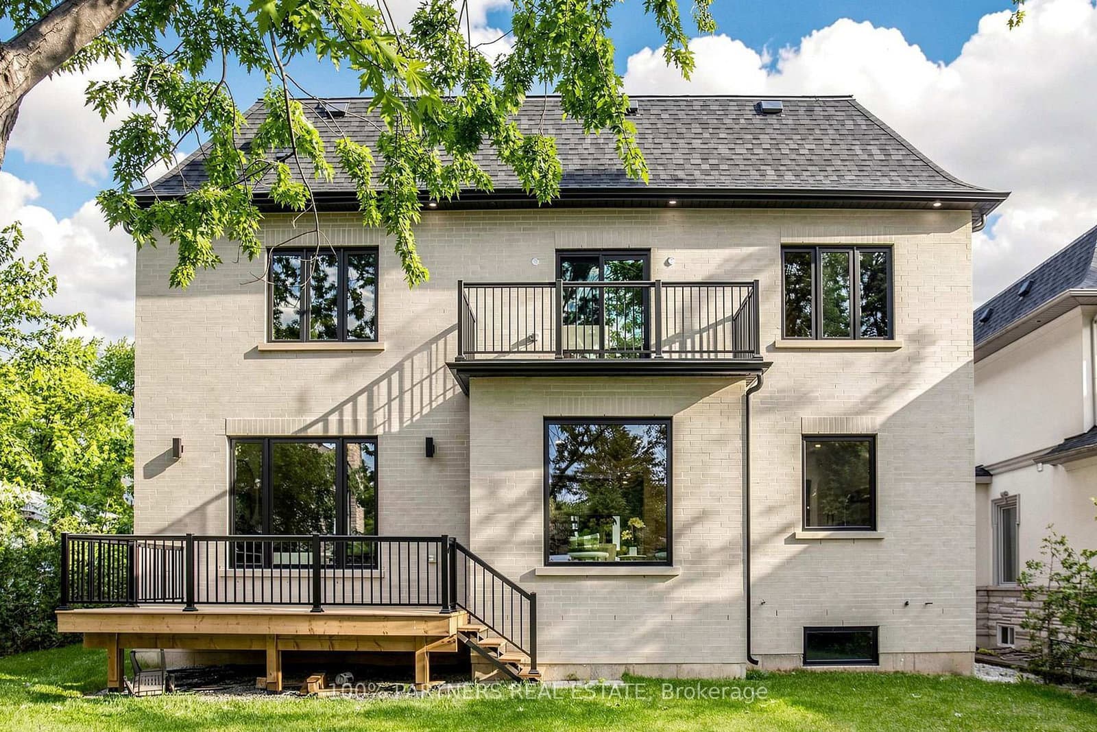 160 Lawrence Avenue thumbnail 48