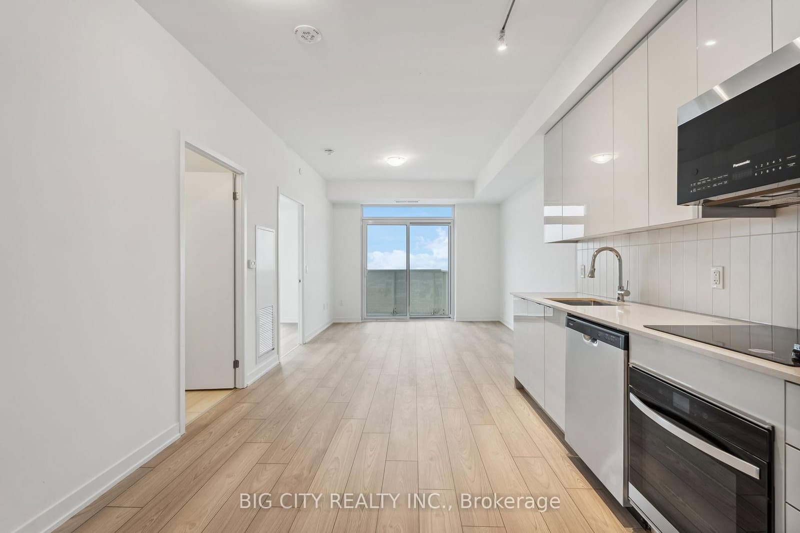 498 Caldari Road, Unit 2328 thumbnail 4