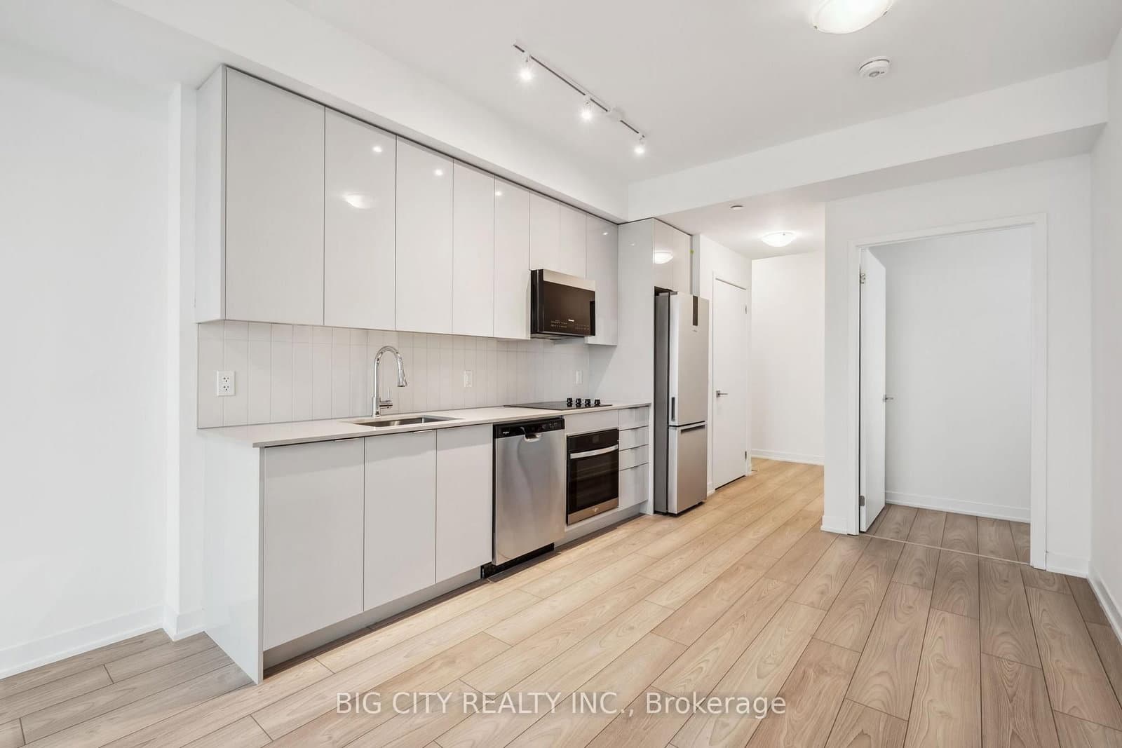 498 Caldari Road, Unit 2328 thumbnail 6