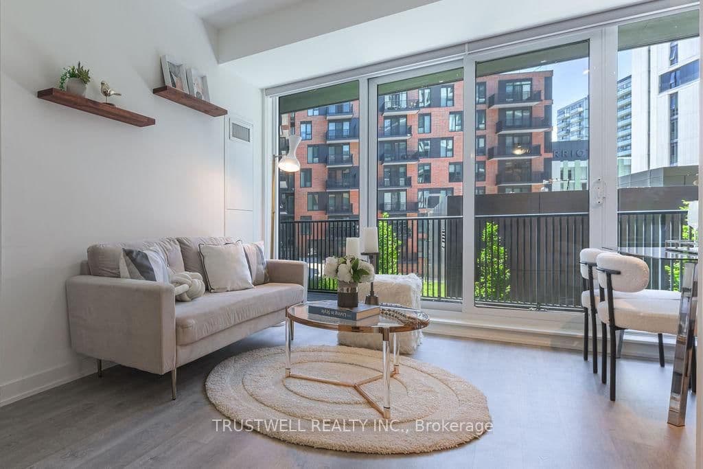 38 Simcoe Promenade, Unit 407 thumbnail 3