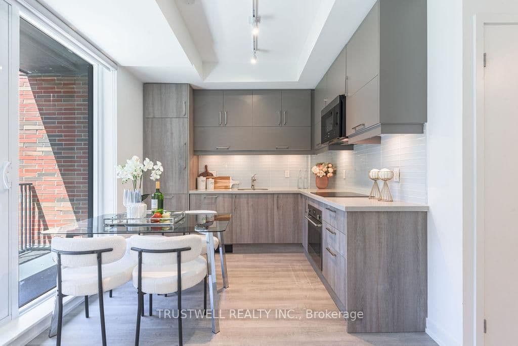 38 Simcoe Promenade, Unit 407 thumbnail 7