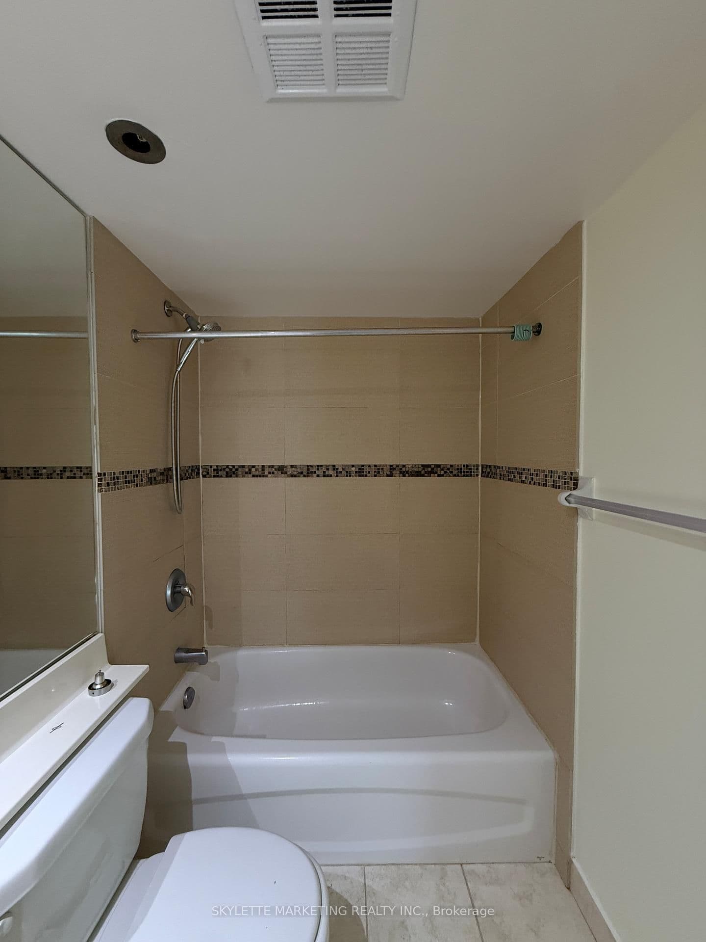 62 Suncrest Boulevard, Unit 310 thumbnail 8